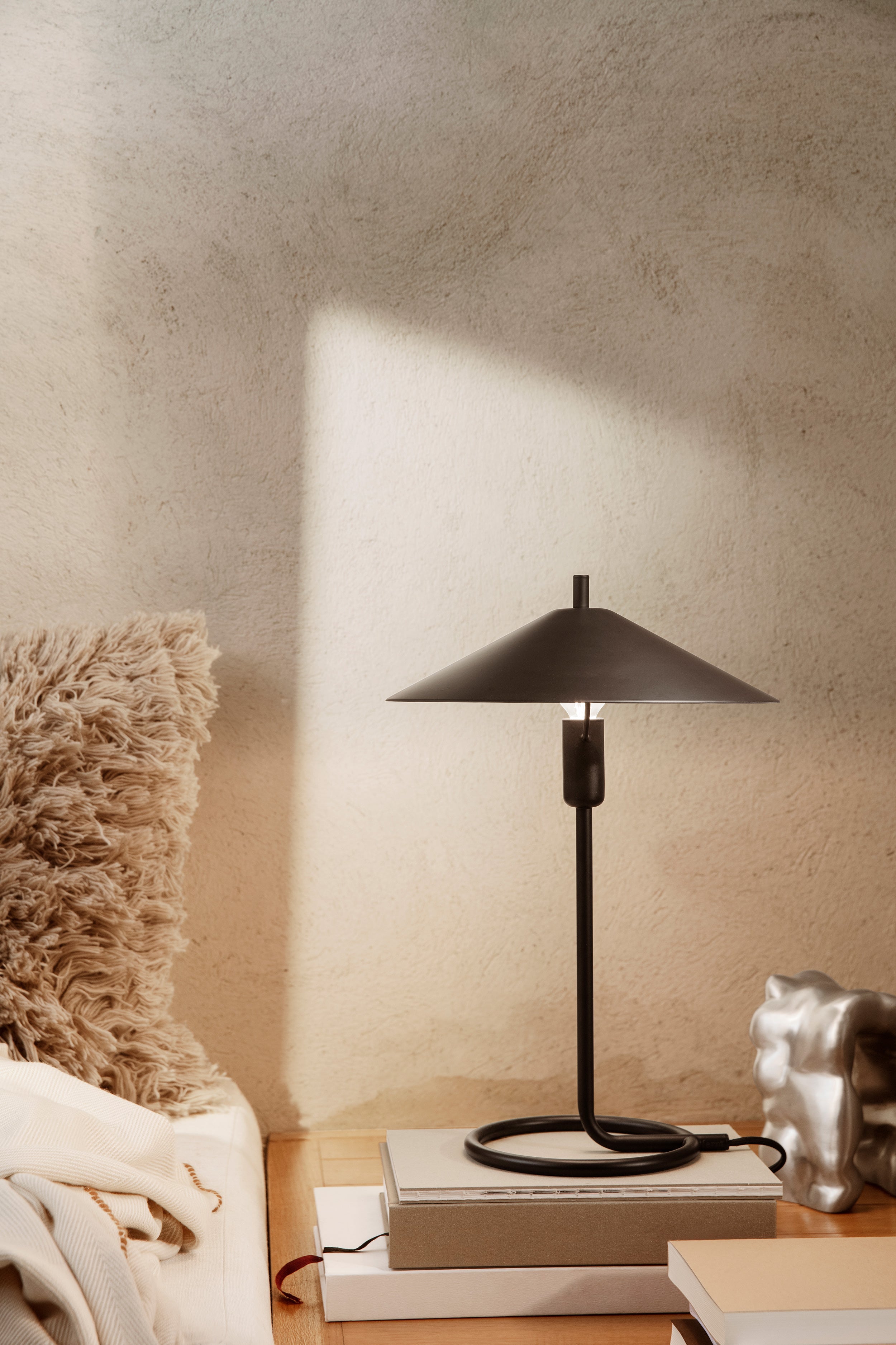 Stolná lampa FILO čierna