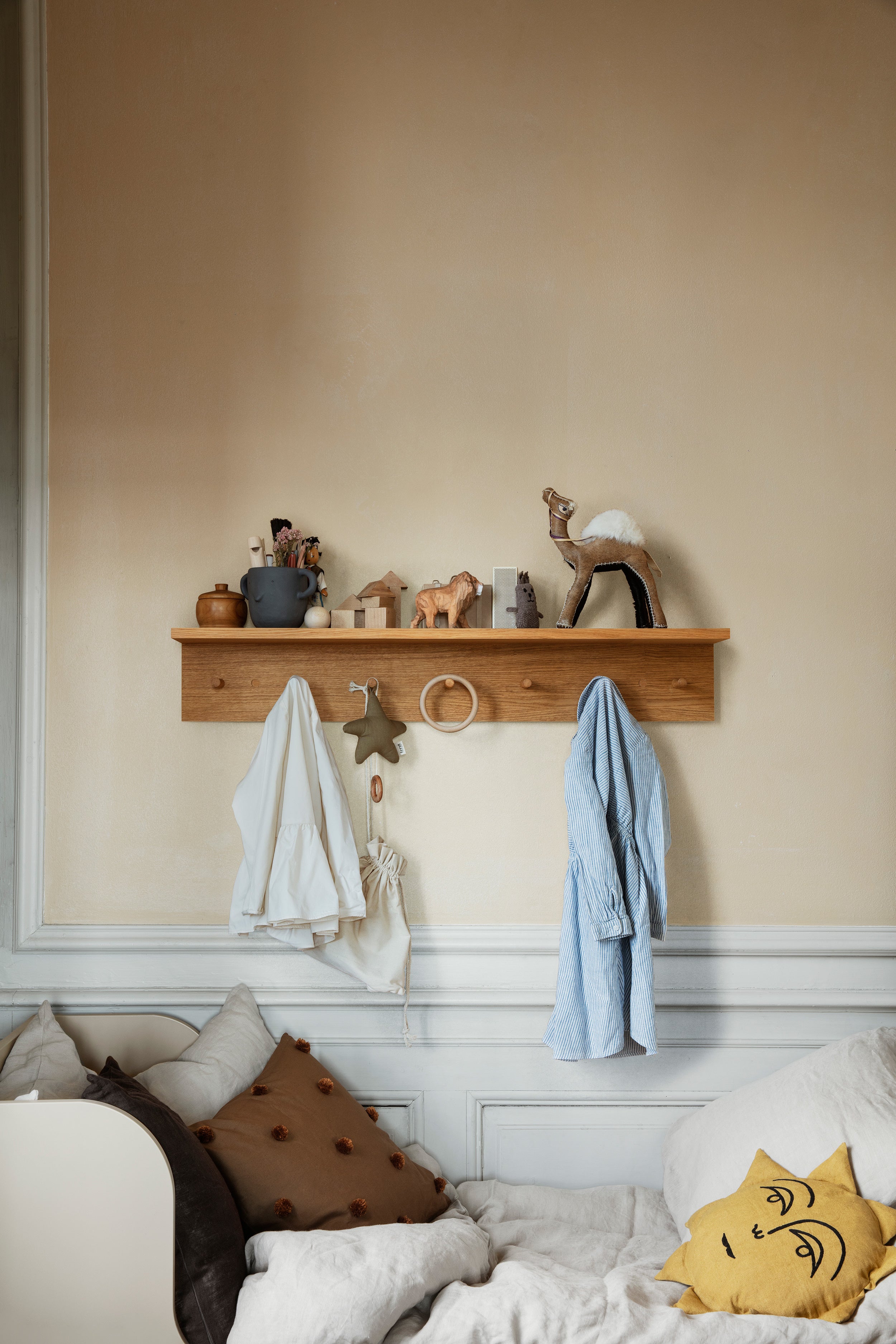 PLACE RACK coat rack with shelf, oiled oak veneer