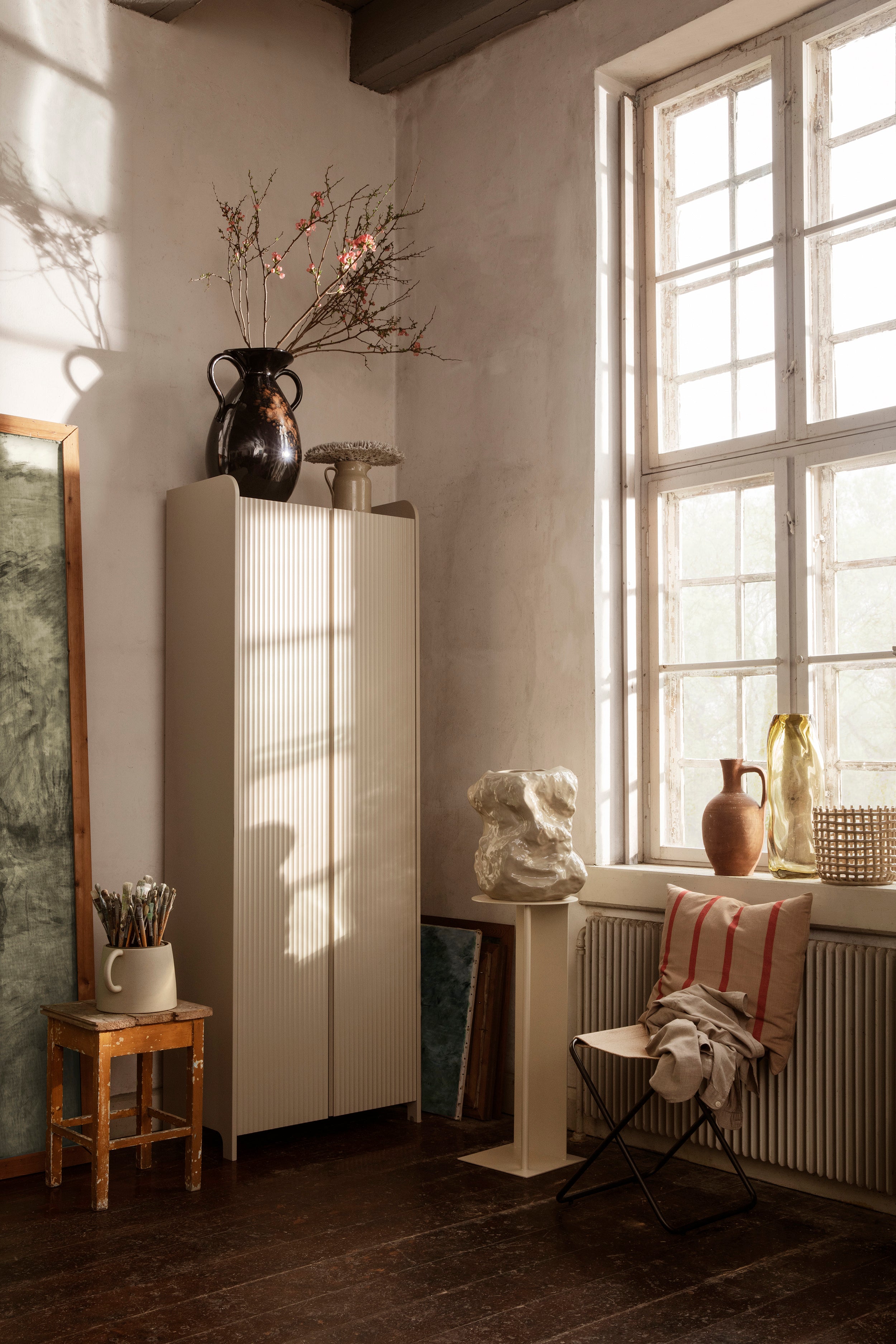 2-Door SILL CUPBOARD TALL Beige