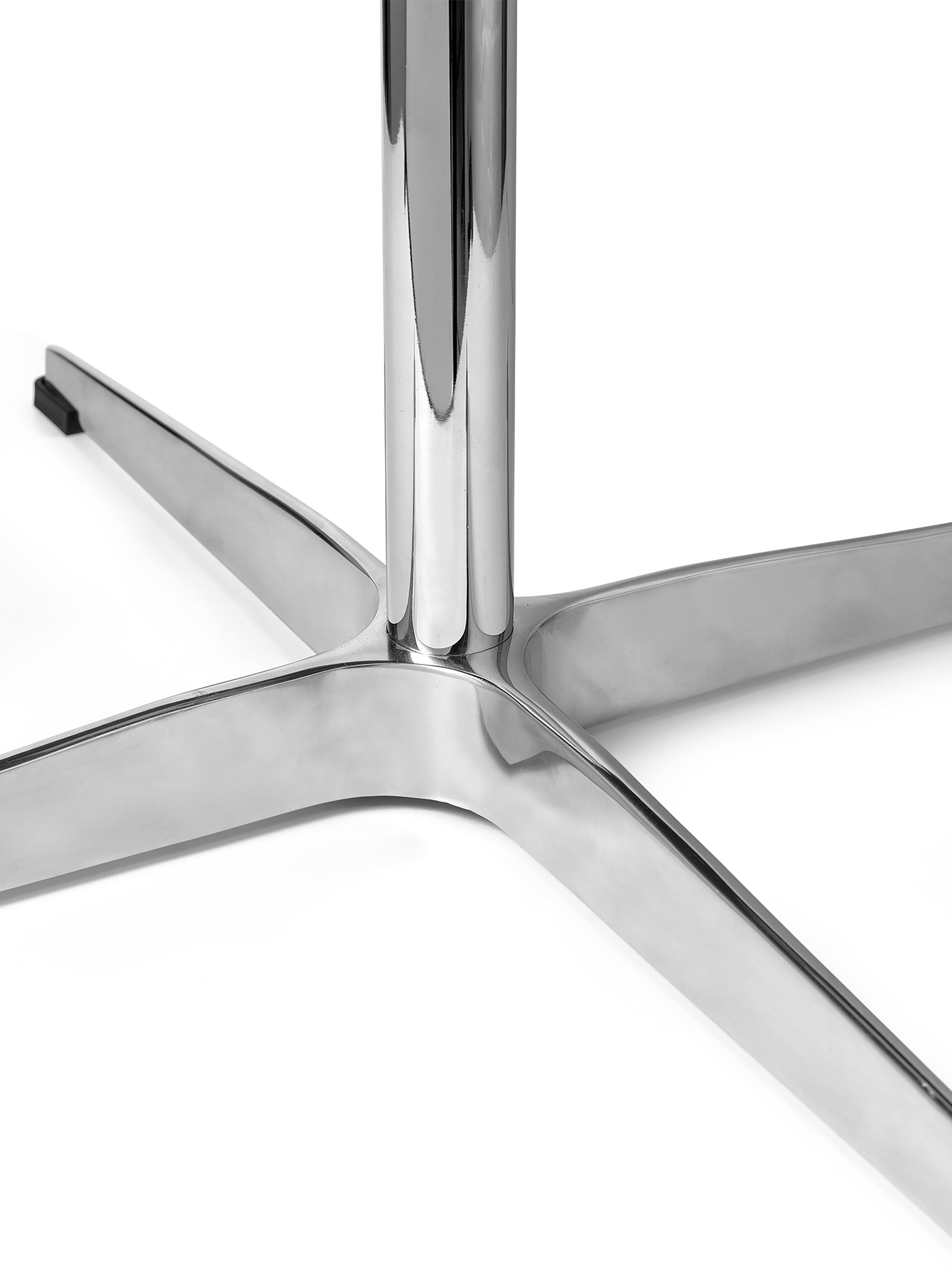 RICO Louisiana Black Swivel Chair with Armrests in Sand