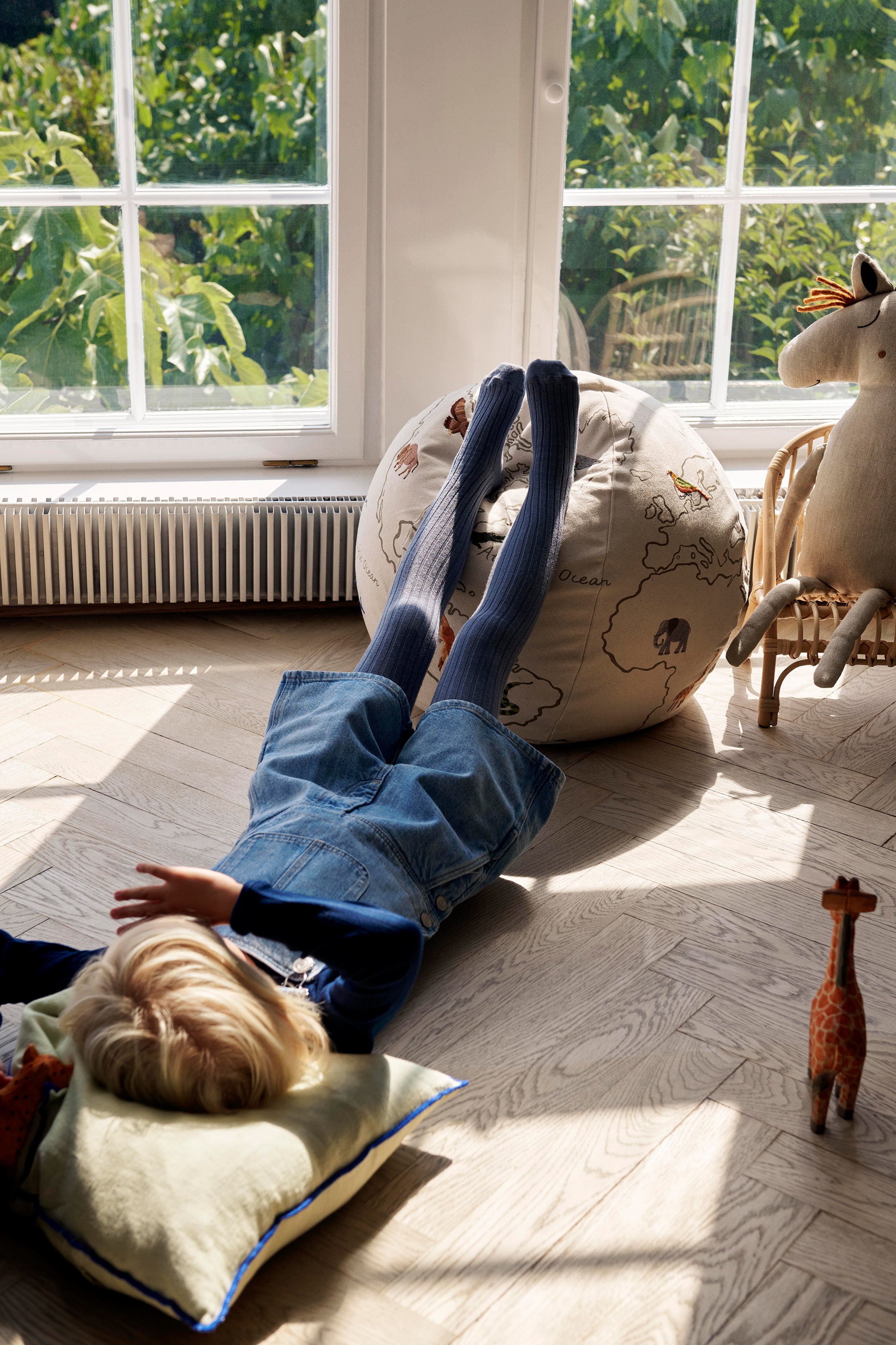 Puf SVET zlomená biela