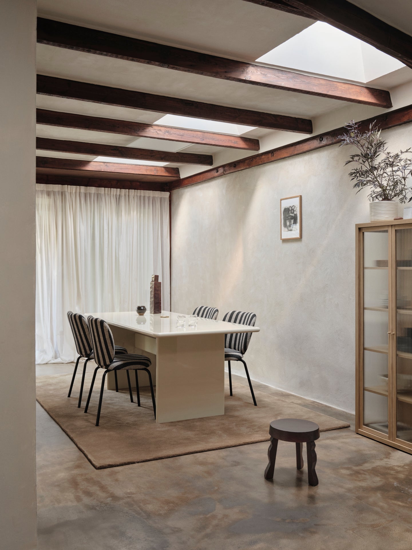 Stolička RICO Louisiana čokoládová s pieskovou a čiernou základňou