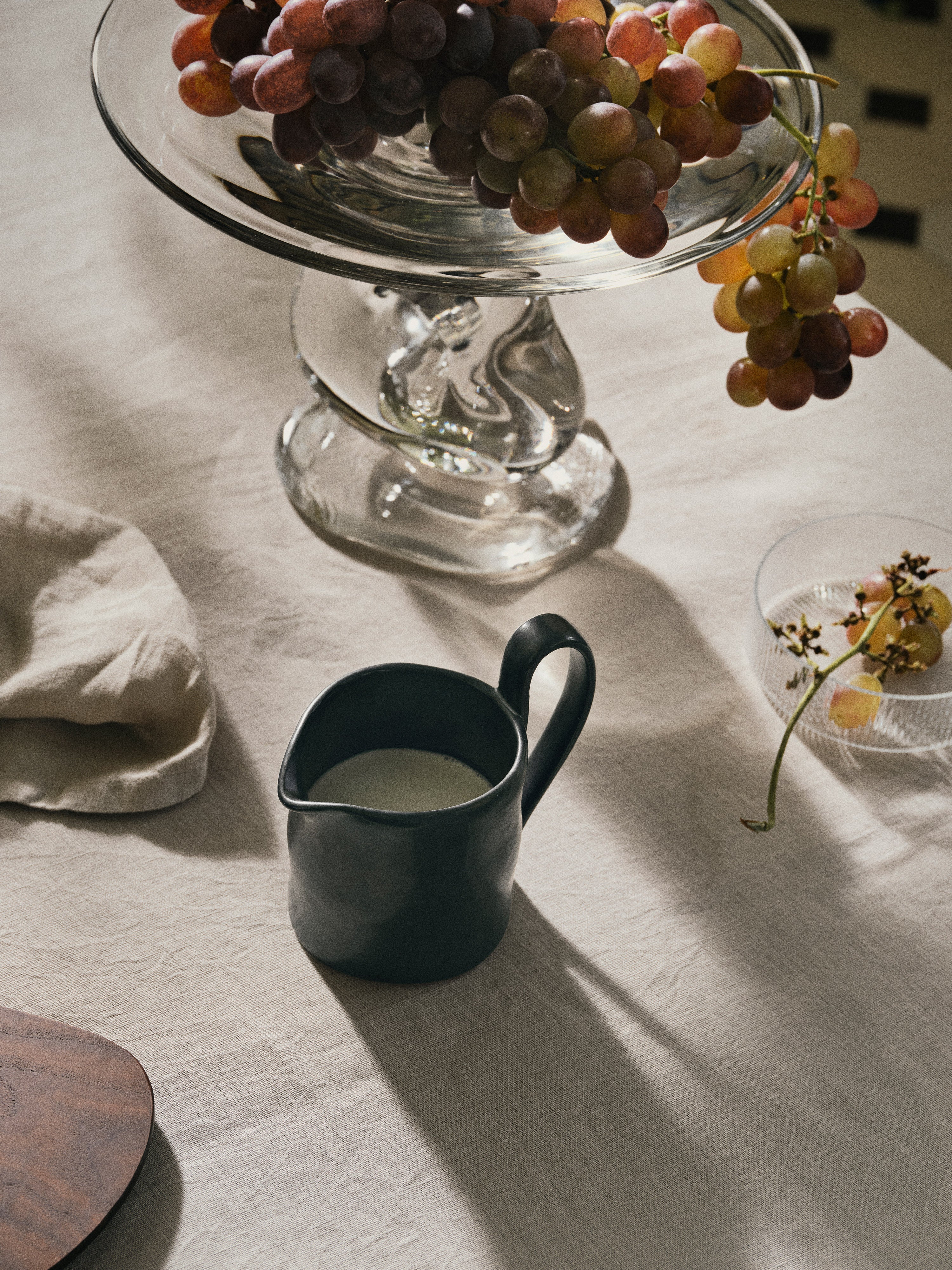 Džbán na mlieko FLOW čierny