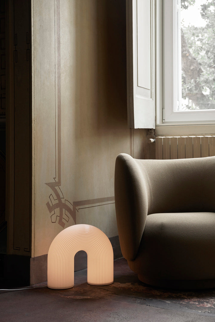 Vuelta floor lamp milk glass