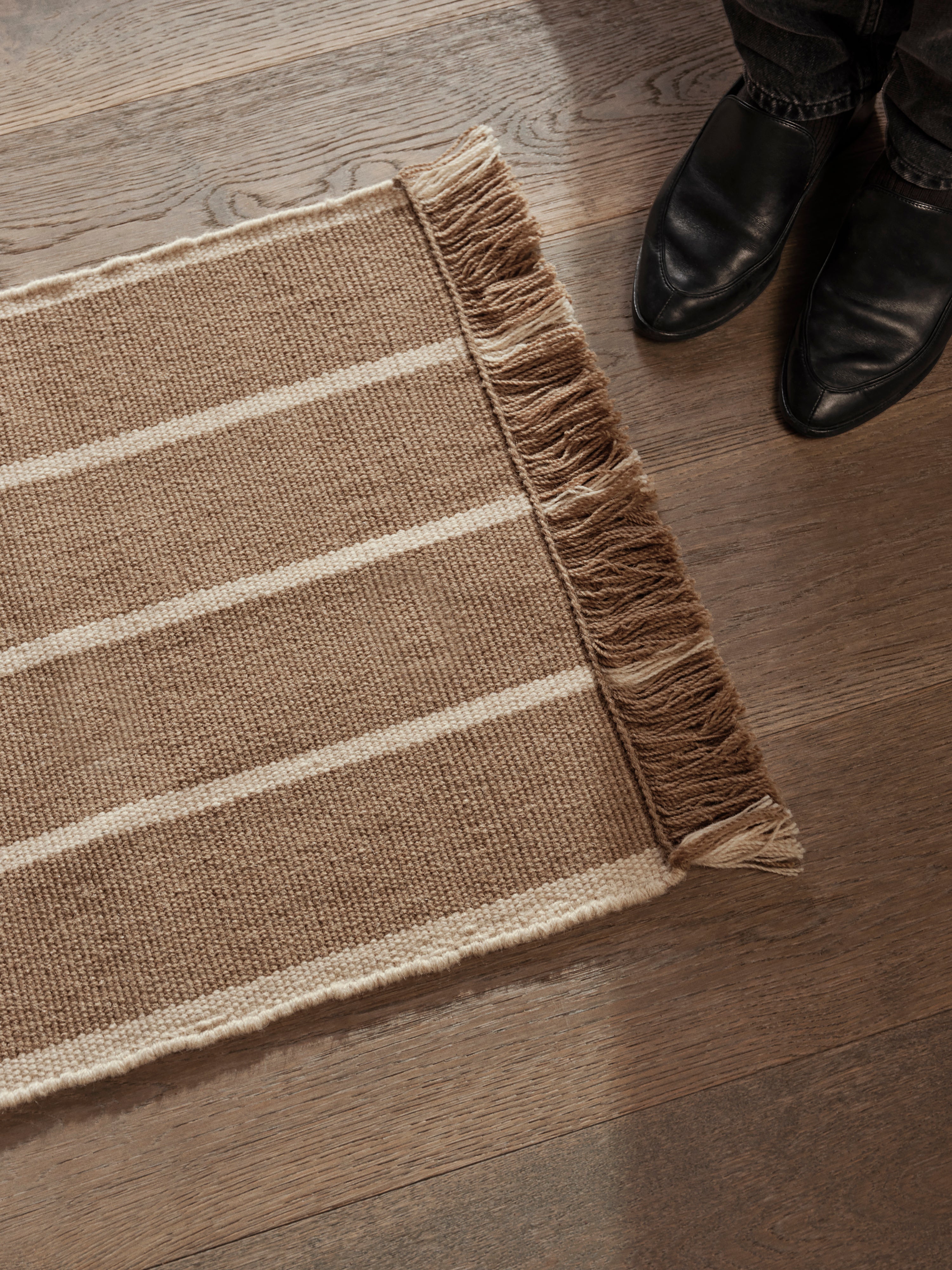 CALM KELIM caramel rug with beige
