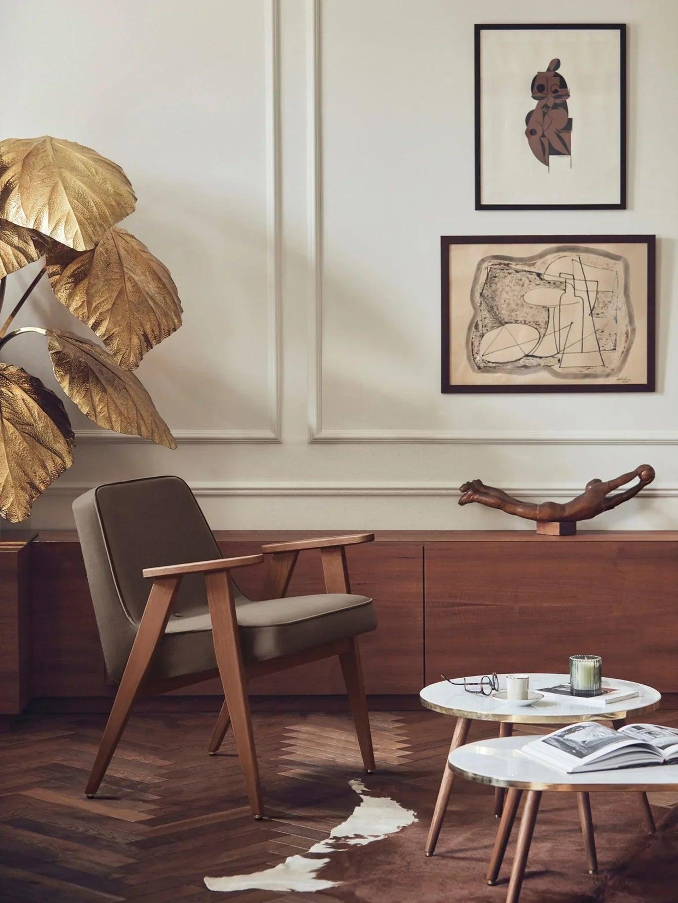 Fotel 366 czerwony w tkaninie Boucle Sierra 366 concept Eye on Design