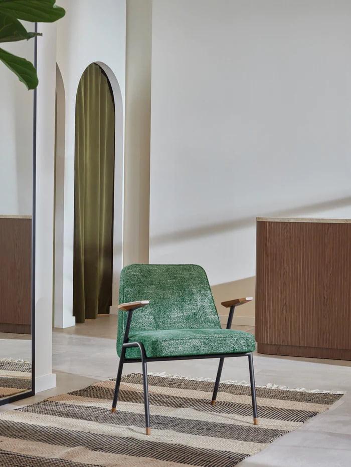 Fotel 366 METAL beżowy w tkaninie Boucle Creme 366 concept Eye on Design