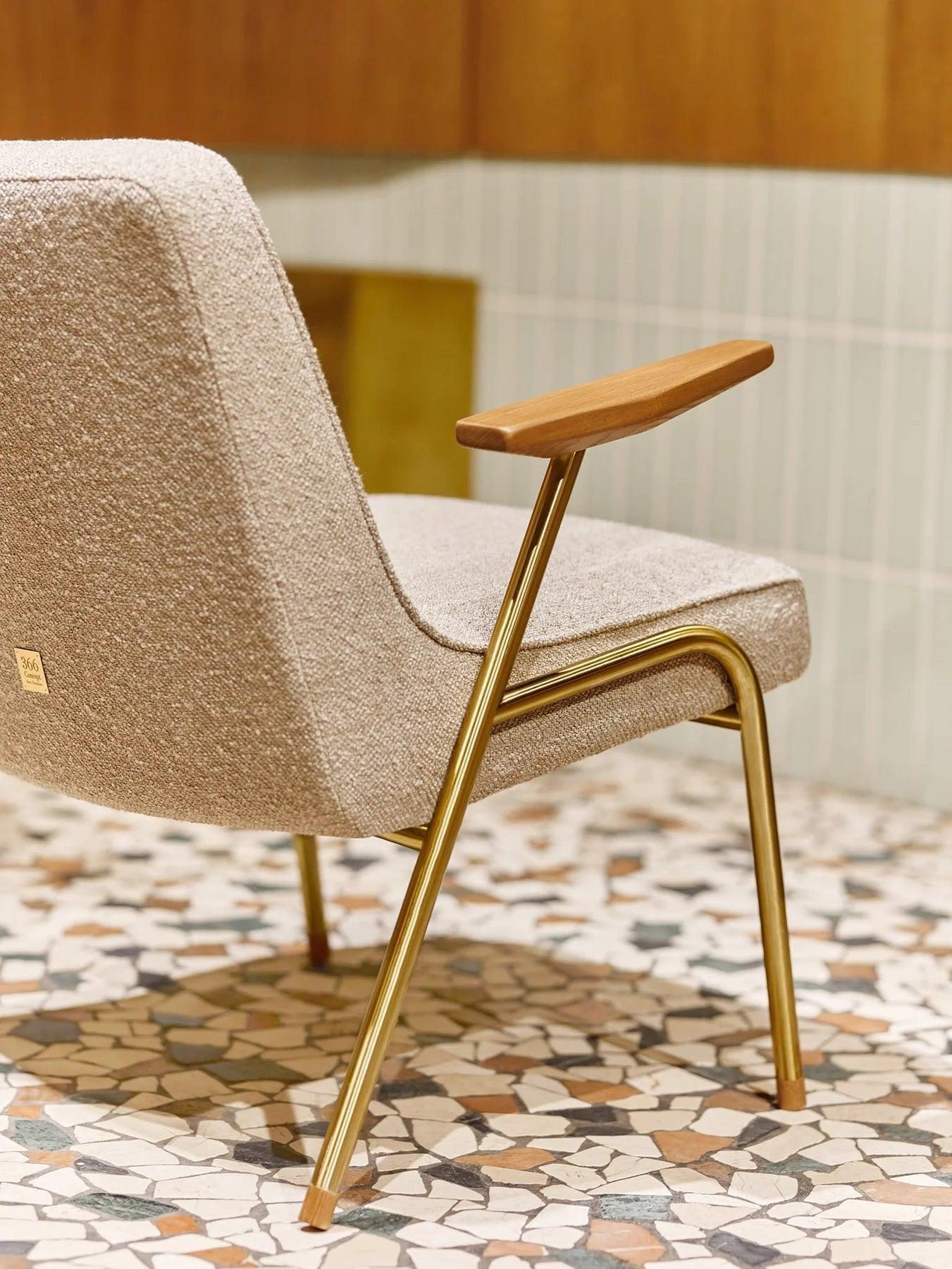 Fotel 366 METAL beżowy w tkaninie Boucle Creme 366 concept Eye on Design