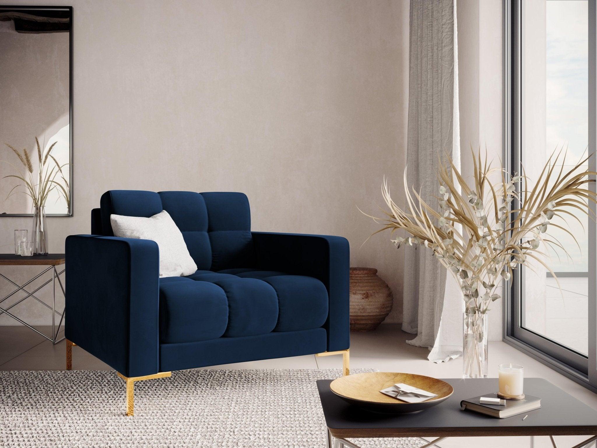 Fotel aksamitny BALI granat królewski ze złotą podstawą Cosmopolitan Design Eye on Design