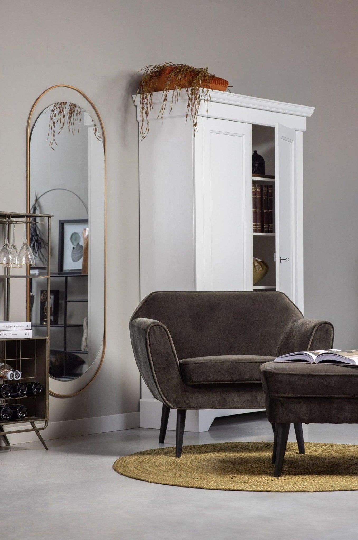 Fotel aksamitny ROCCO oliwkowy Woood Eye on Design