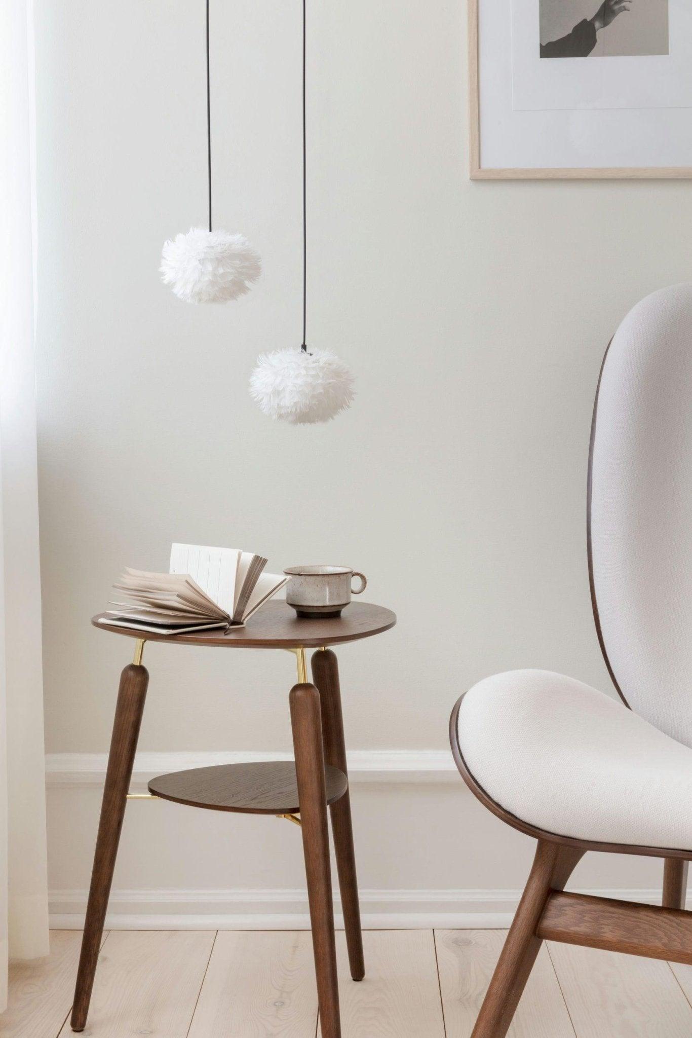 Fotel CONVERSATION PIECE TALL baby blue z ciemno dębową podstawą UMAGE Eye on Design