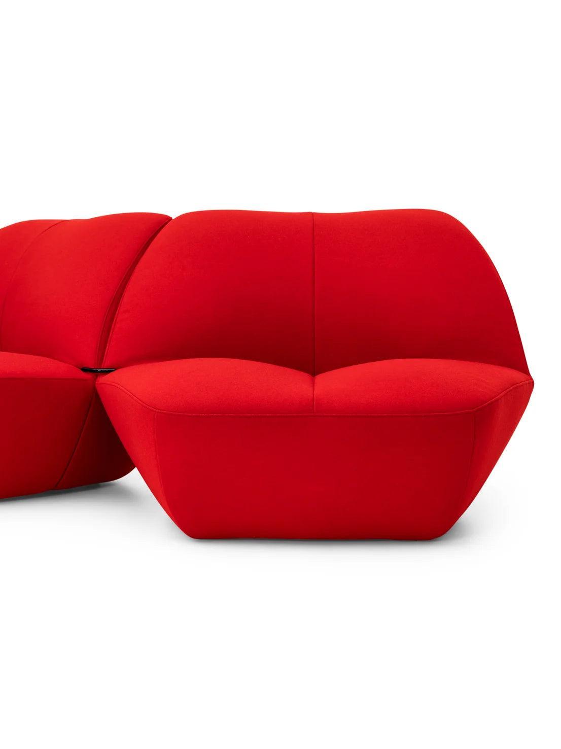Fotel KISSS tapicerowany Moooi Eye on Design