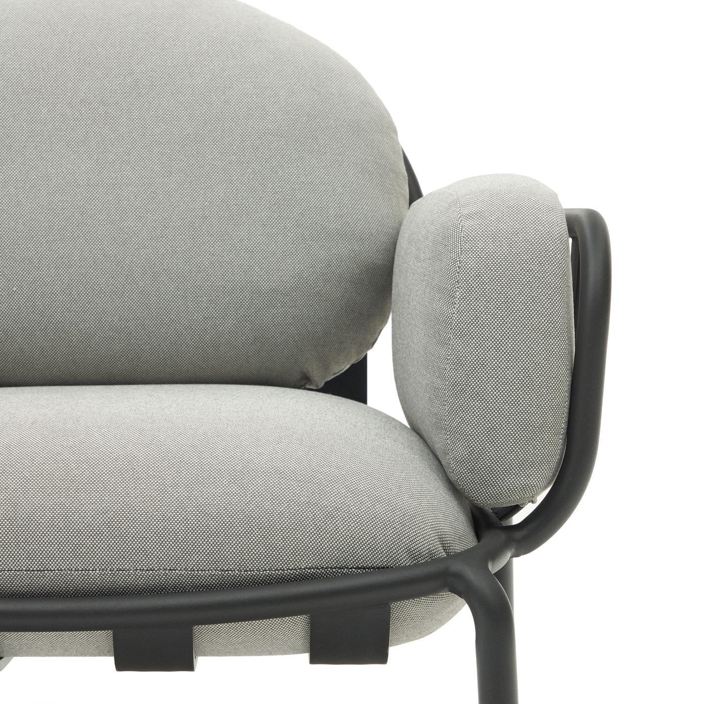 Fotel ogrodowy JONCOLS szary z czarną podstawą La Forma Eye on Design