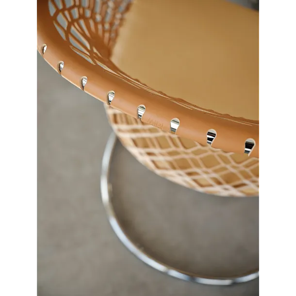 Kreslo s podrúčkami P47 personalizované