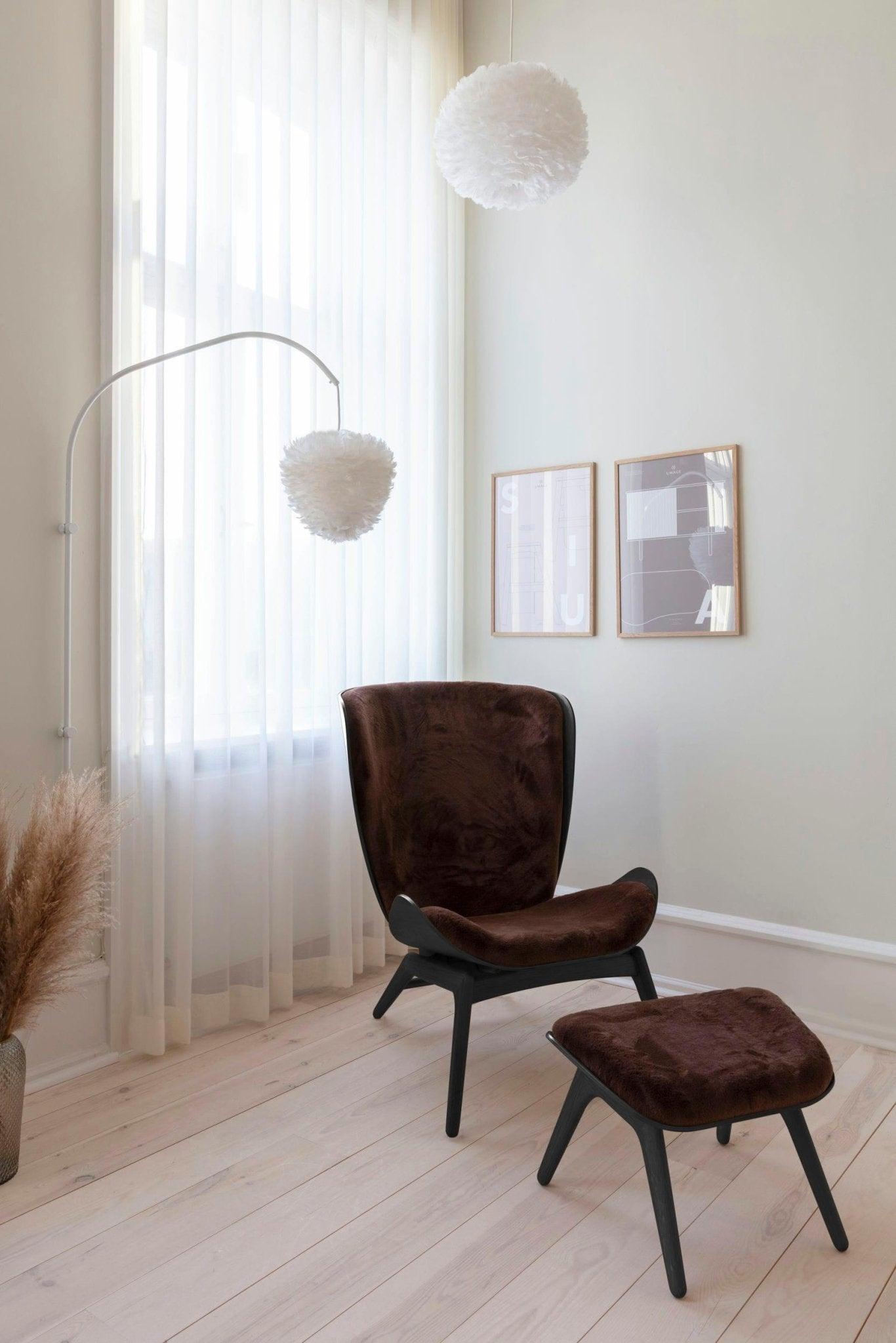 Fotel READER brązowy plusz z czarną podstawą UMAGE Eye on Design