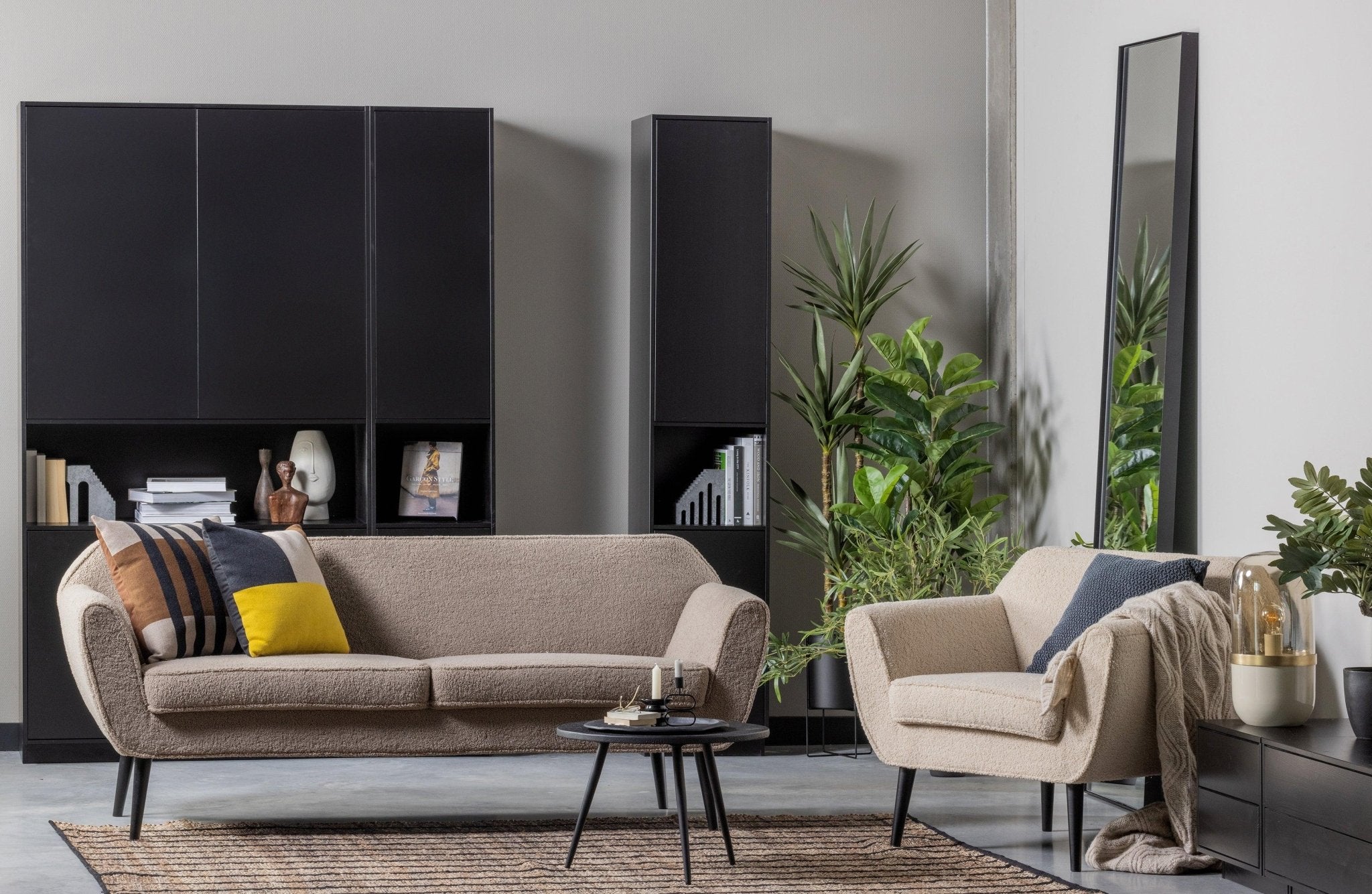 Fotel ROCCO piaskowy plusz Woood Eye on Design