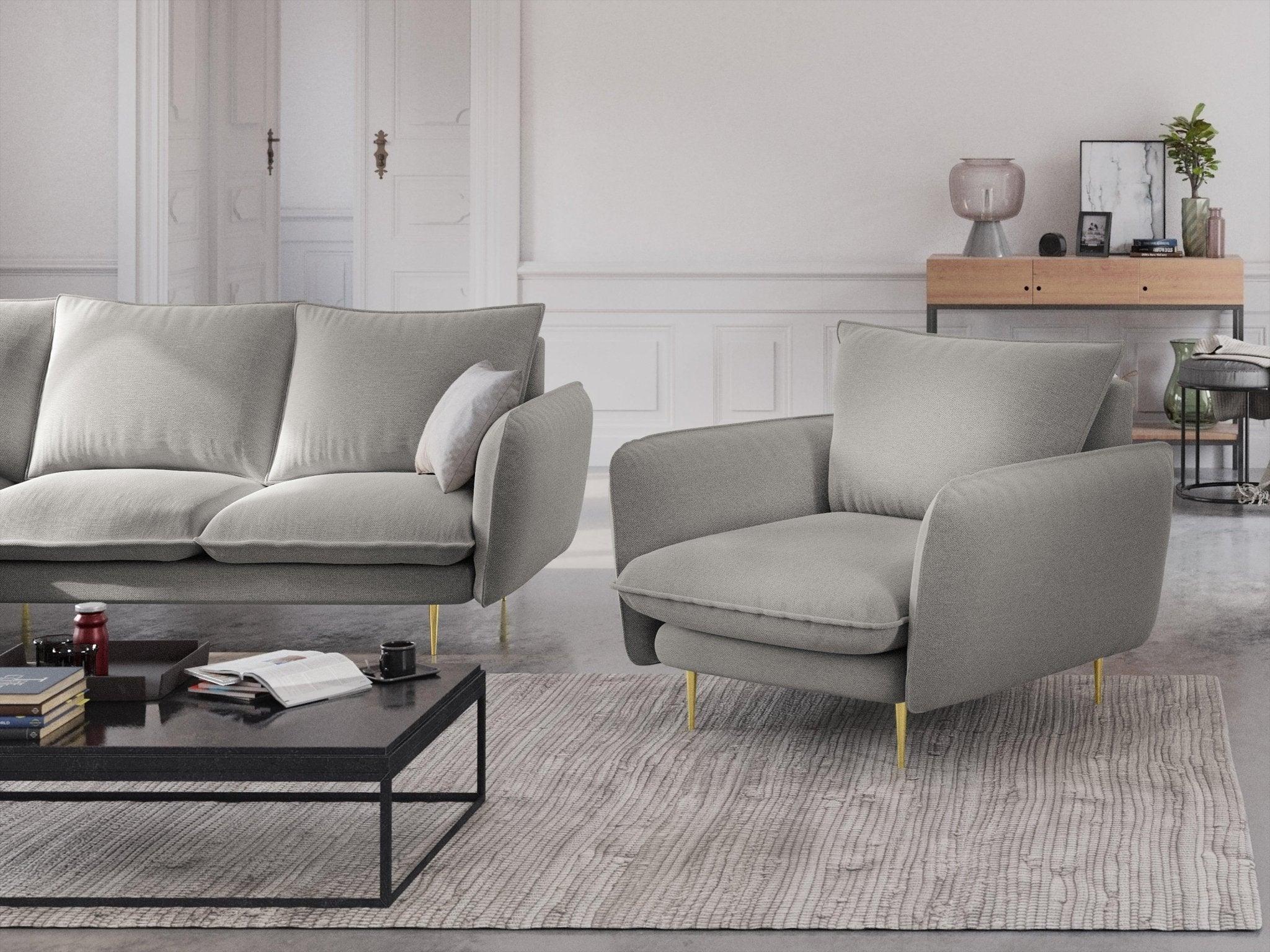 Fotel VIENNA jasnoszary ze złotą podstawą Cosmopolitan Design Eye on Design