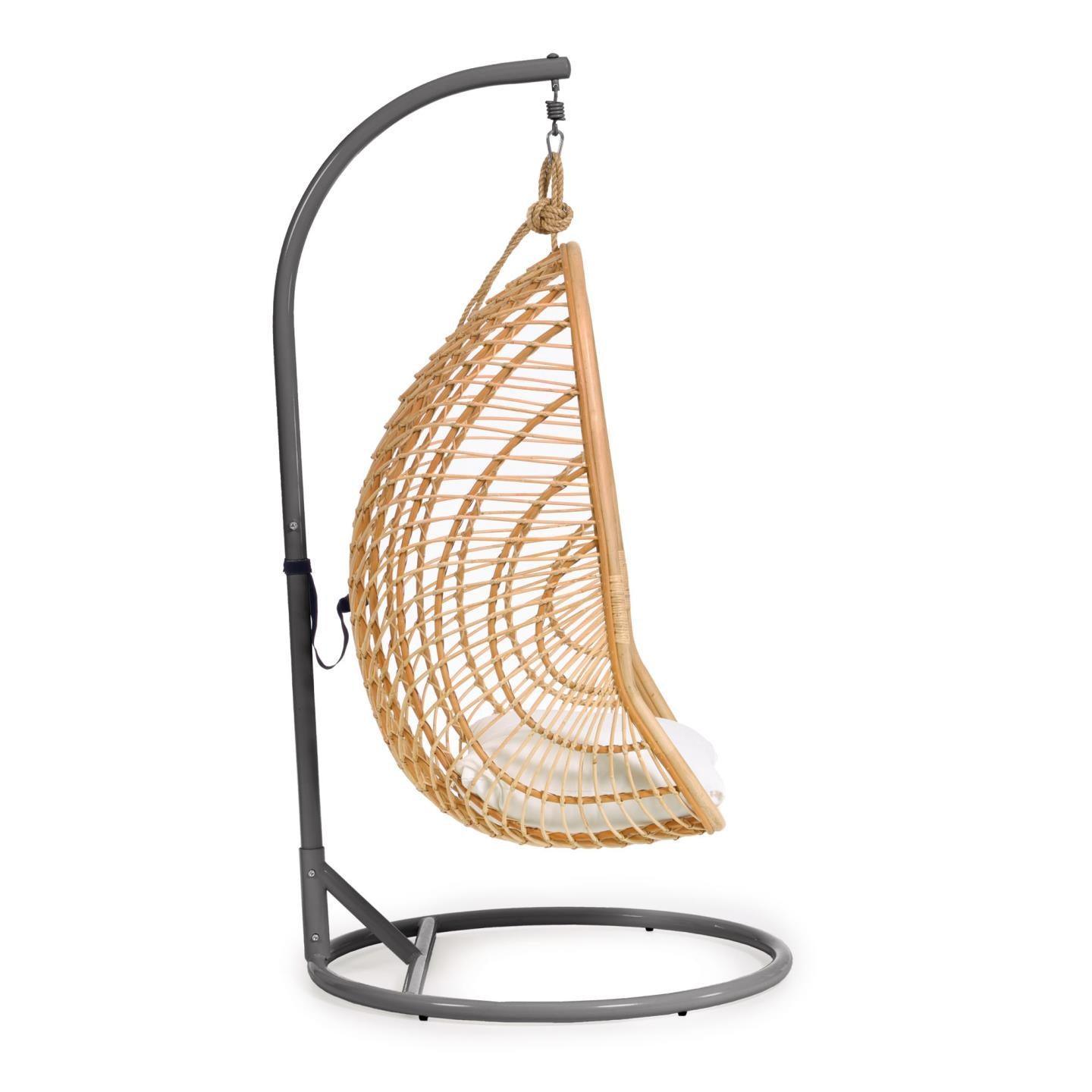 Fotel wiszący EKZTERINA rattanowy z czarną podstawą La Forma Eye on Design