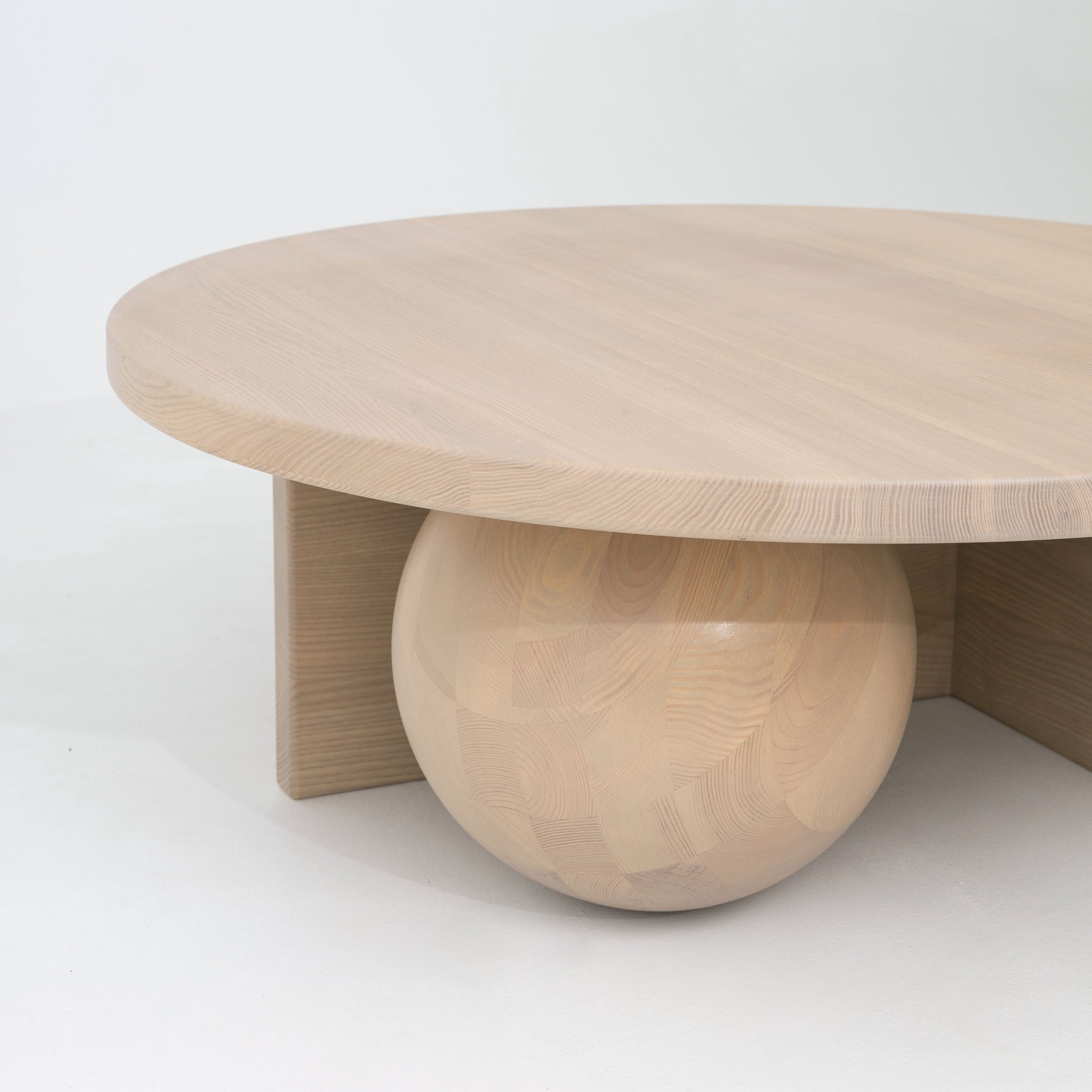 Stolík FUKU WOODEN z dreva