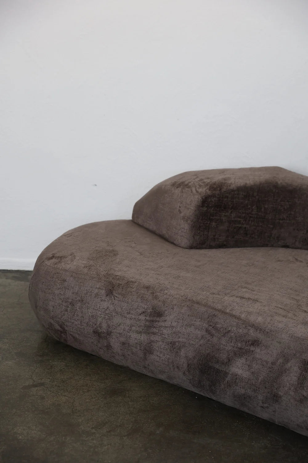 Pohovka MONUMENT Č. 1 čalúnená