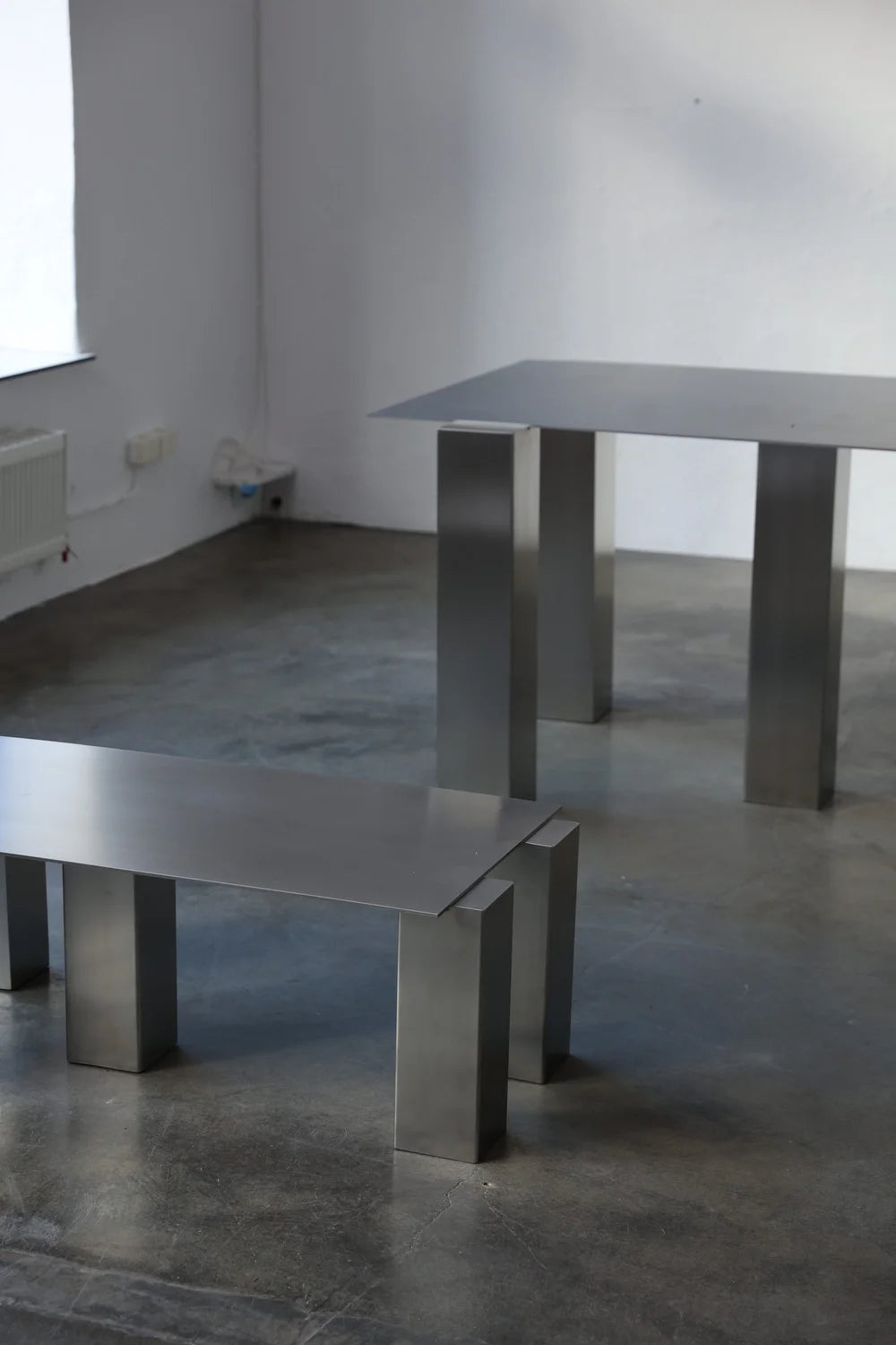 Kovový konferenčný stolík ATRIUM