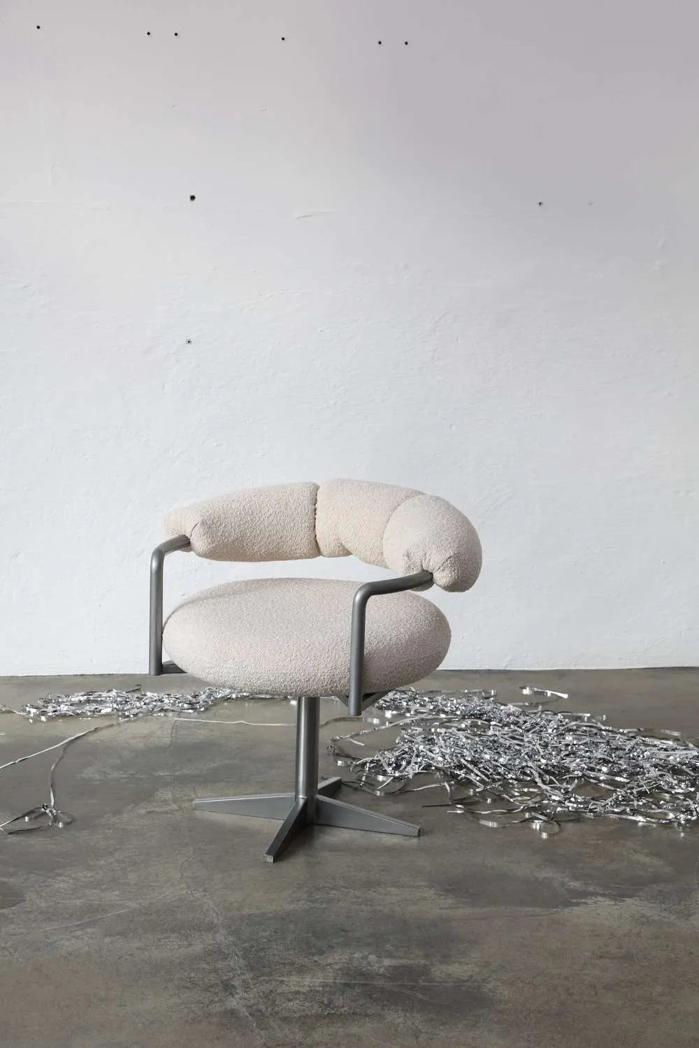 Otočné kreslo CROISSANT čalúnené