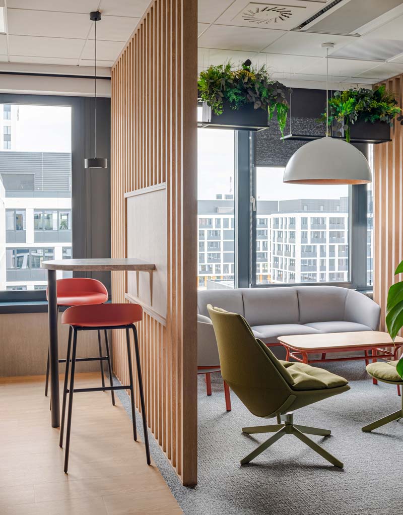 Stolik GRACE fornir s kovovou základňou