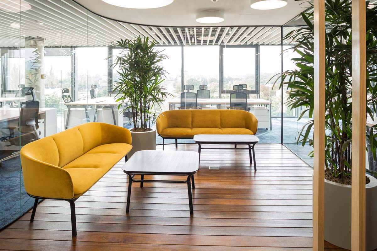 Stolik GRACE fornir s kovovou základňou