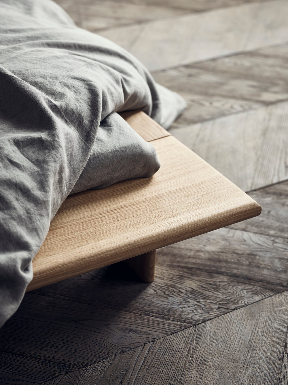 Posteľ HAVEN bielené dubové drevo