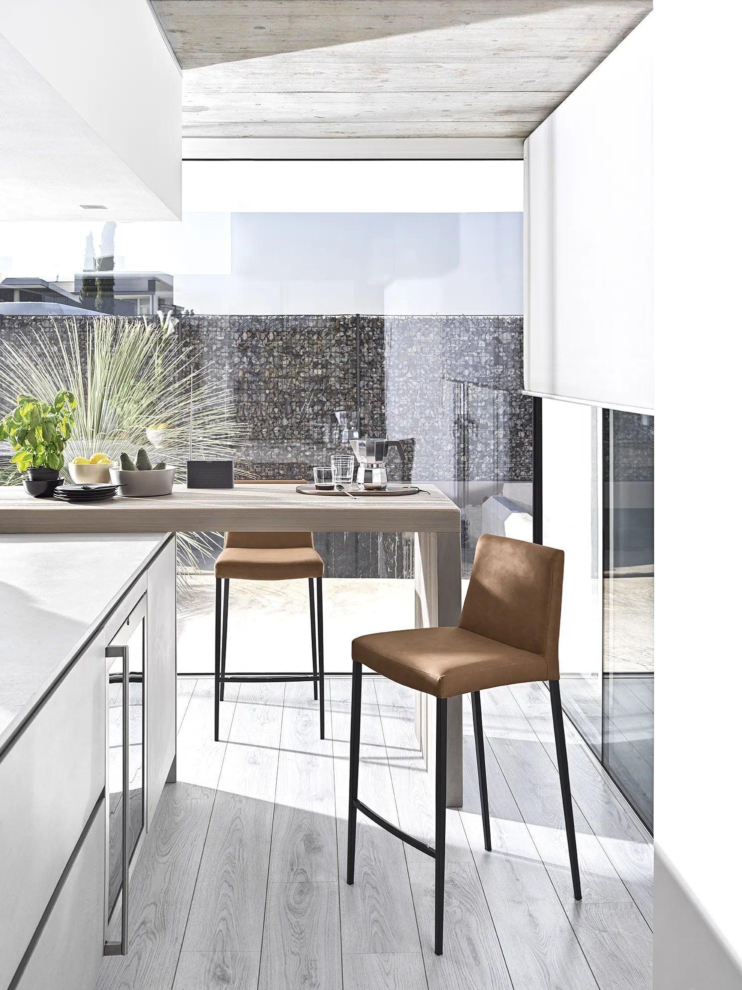 Hoker AIDA brązowa ekoskóra Calligaris Eye on Design