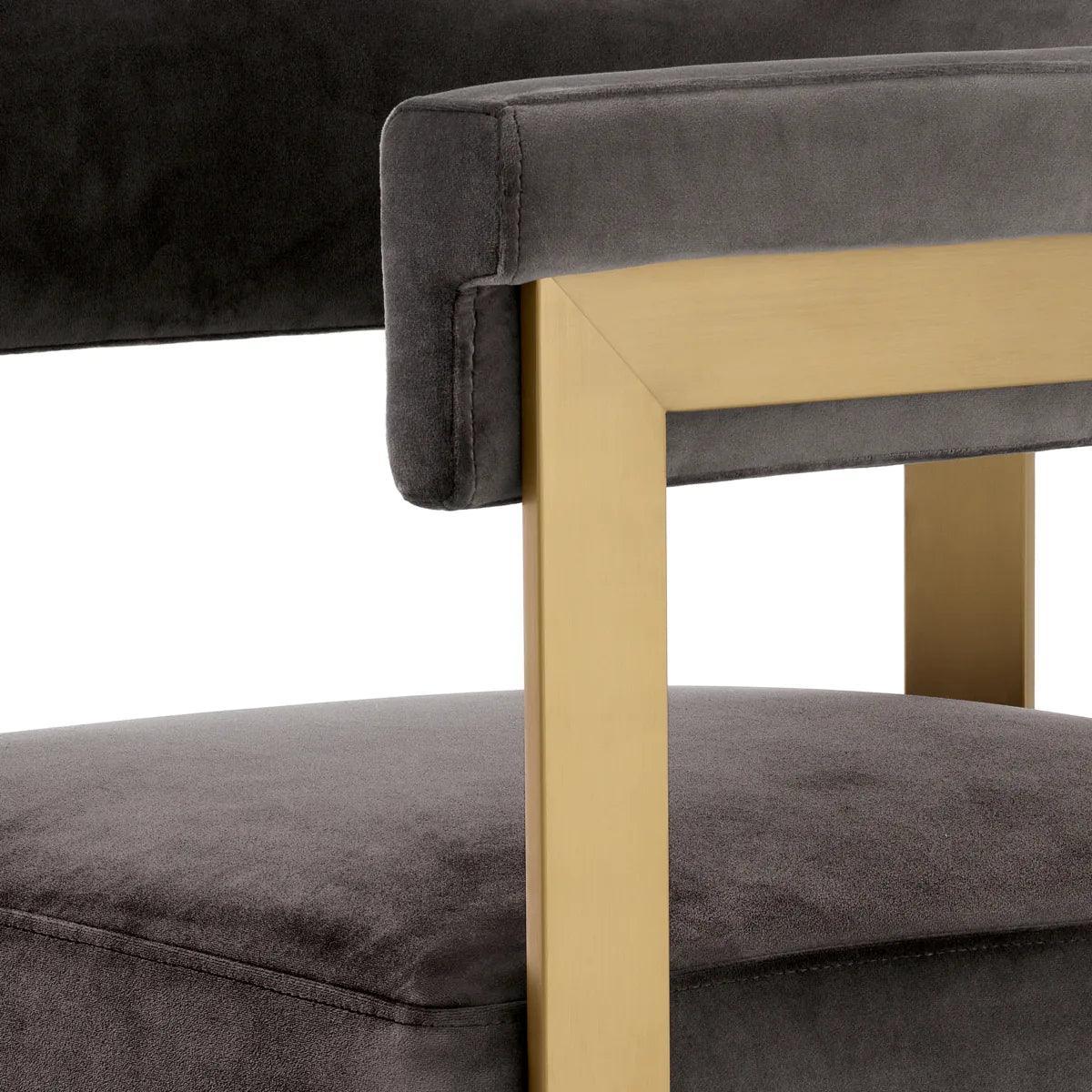 Hoker w tkaninie aksamitnej CLUBHOUSE szary Eichholtz 104 cm Eye on Design