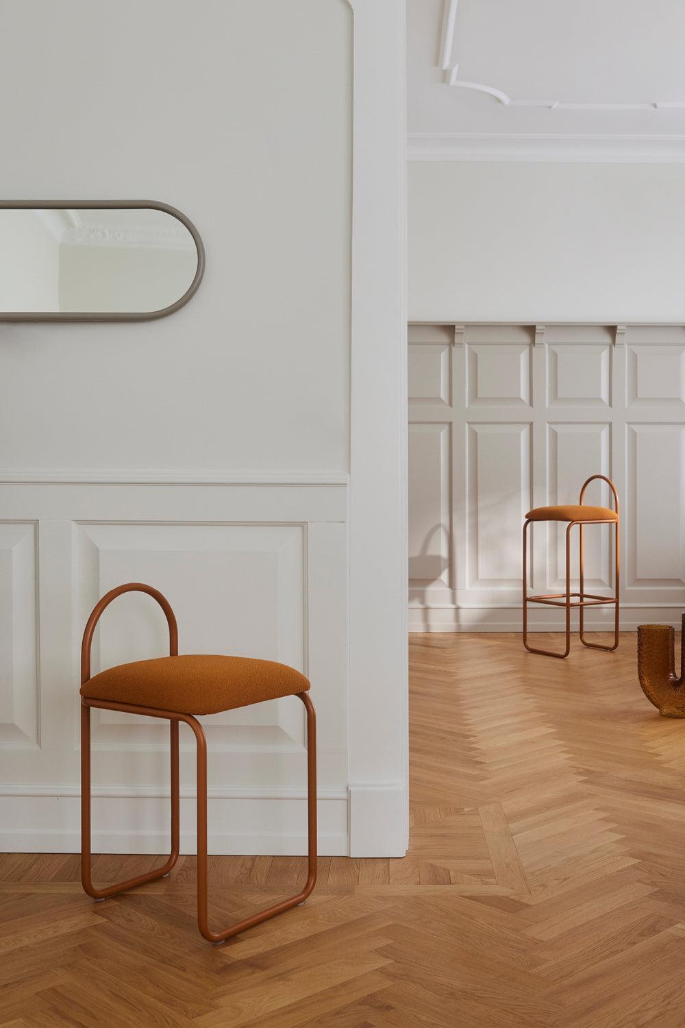 Hoker z tkaniną boucle ANGUI bursztynowy AYTM Eye on Design