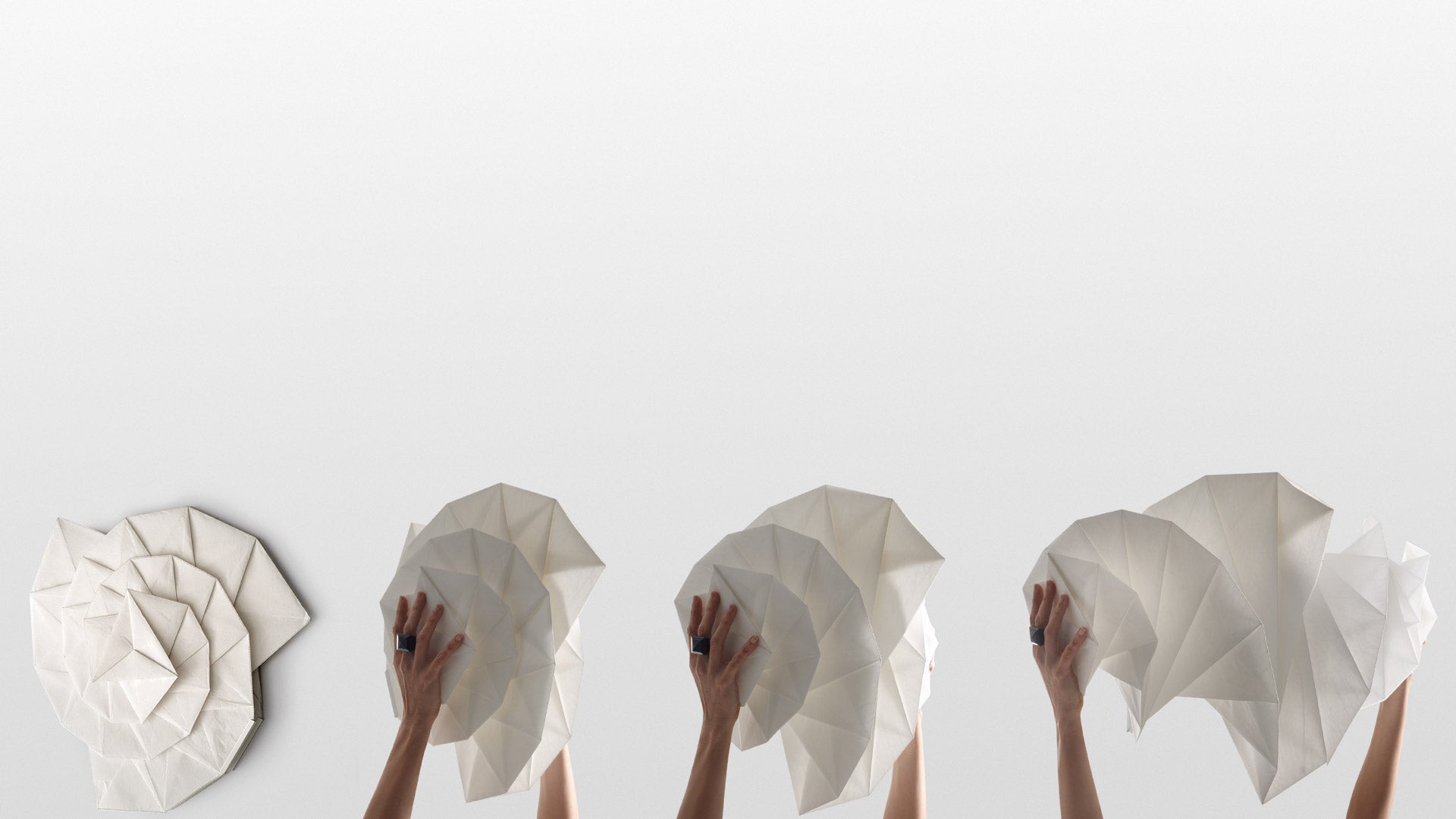 Stolná lampa MENDORI biela