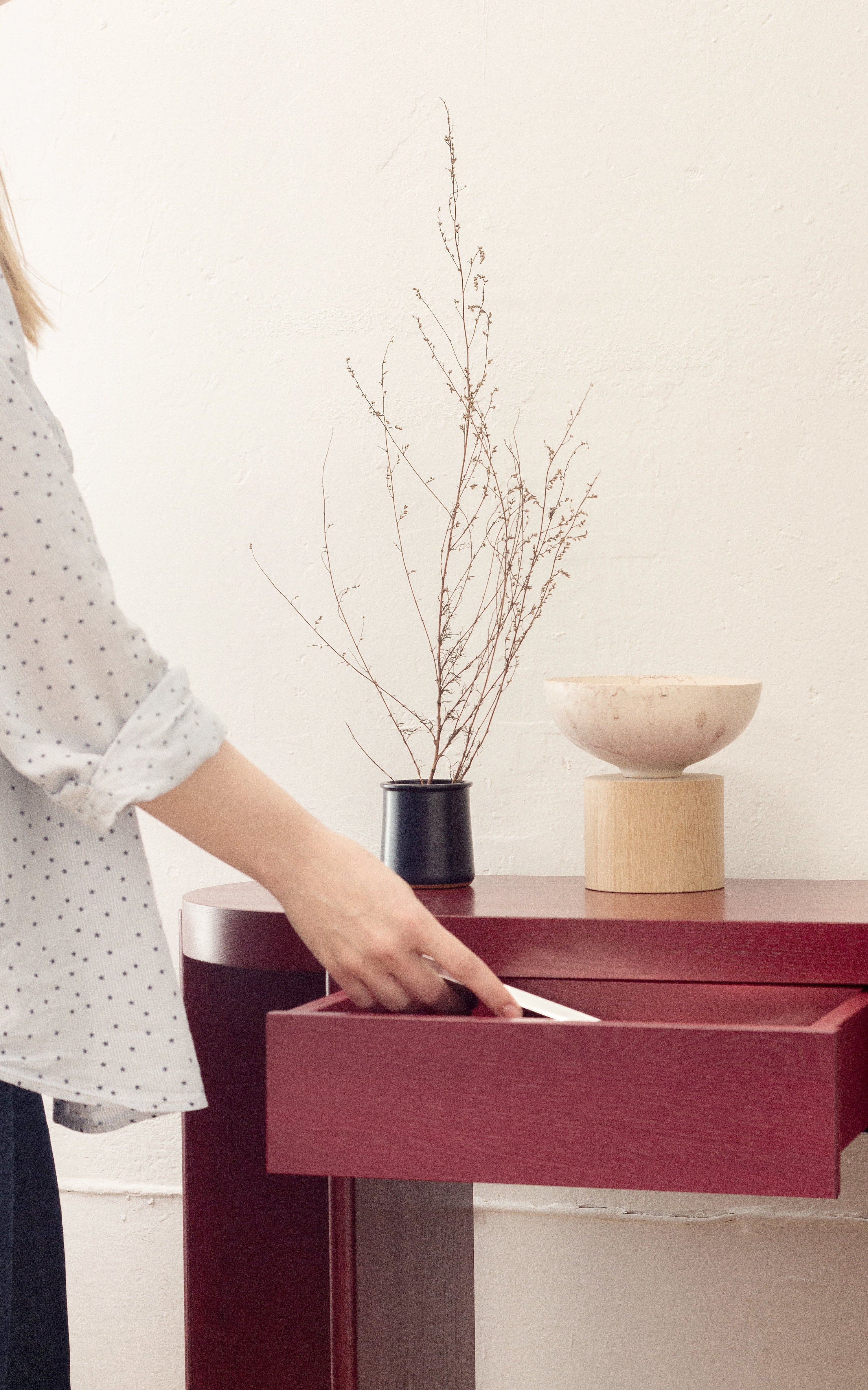 KIRU Console Dark Oak Wood