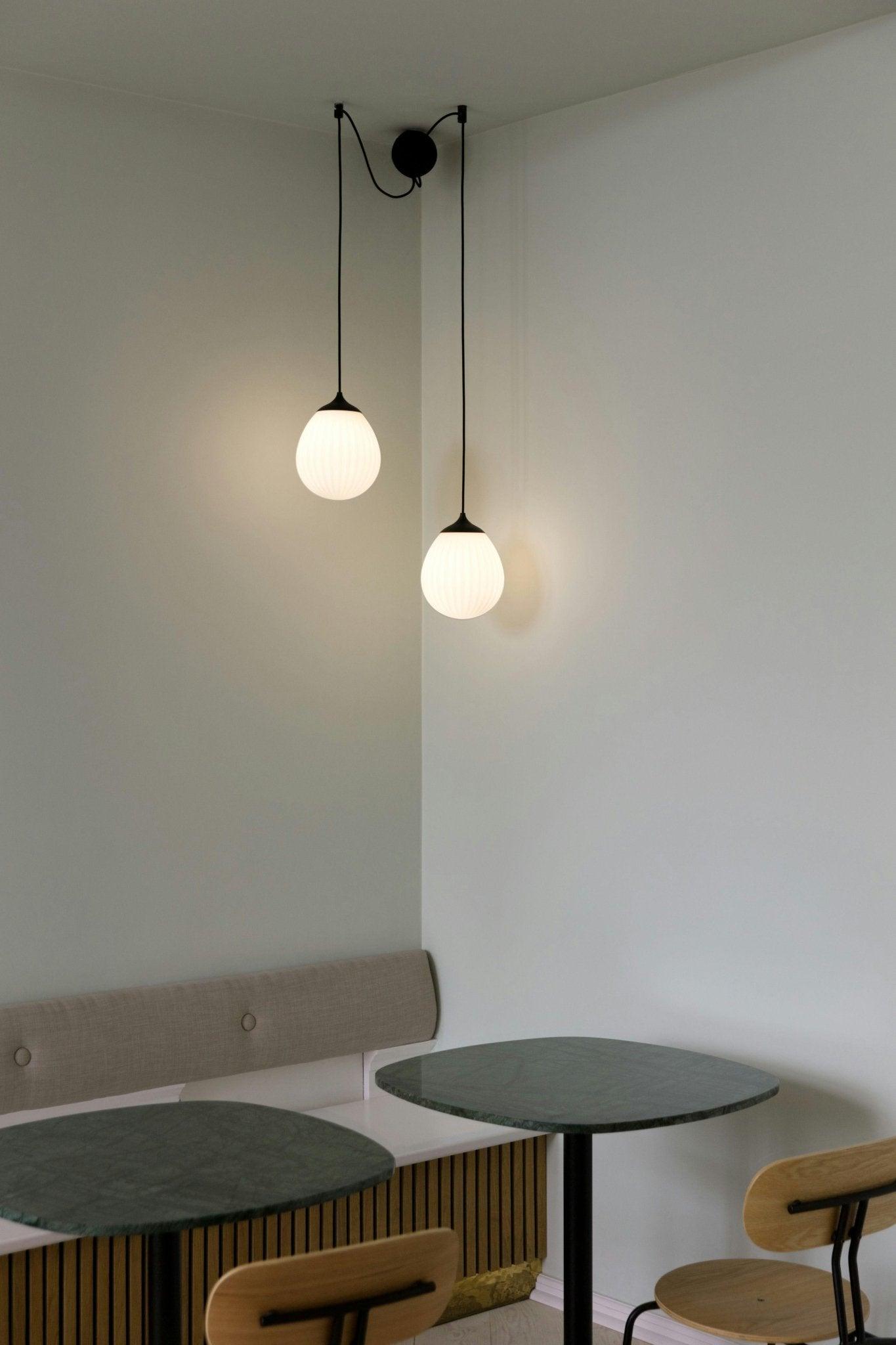 Klosz AROUND THE WORLD mleczny z czarnym UMAGE Eye on Design