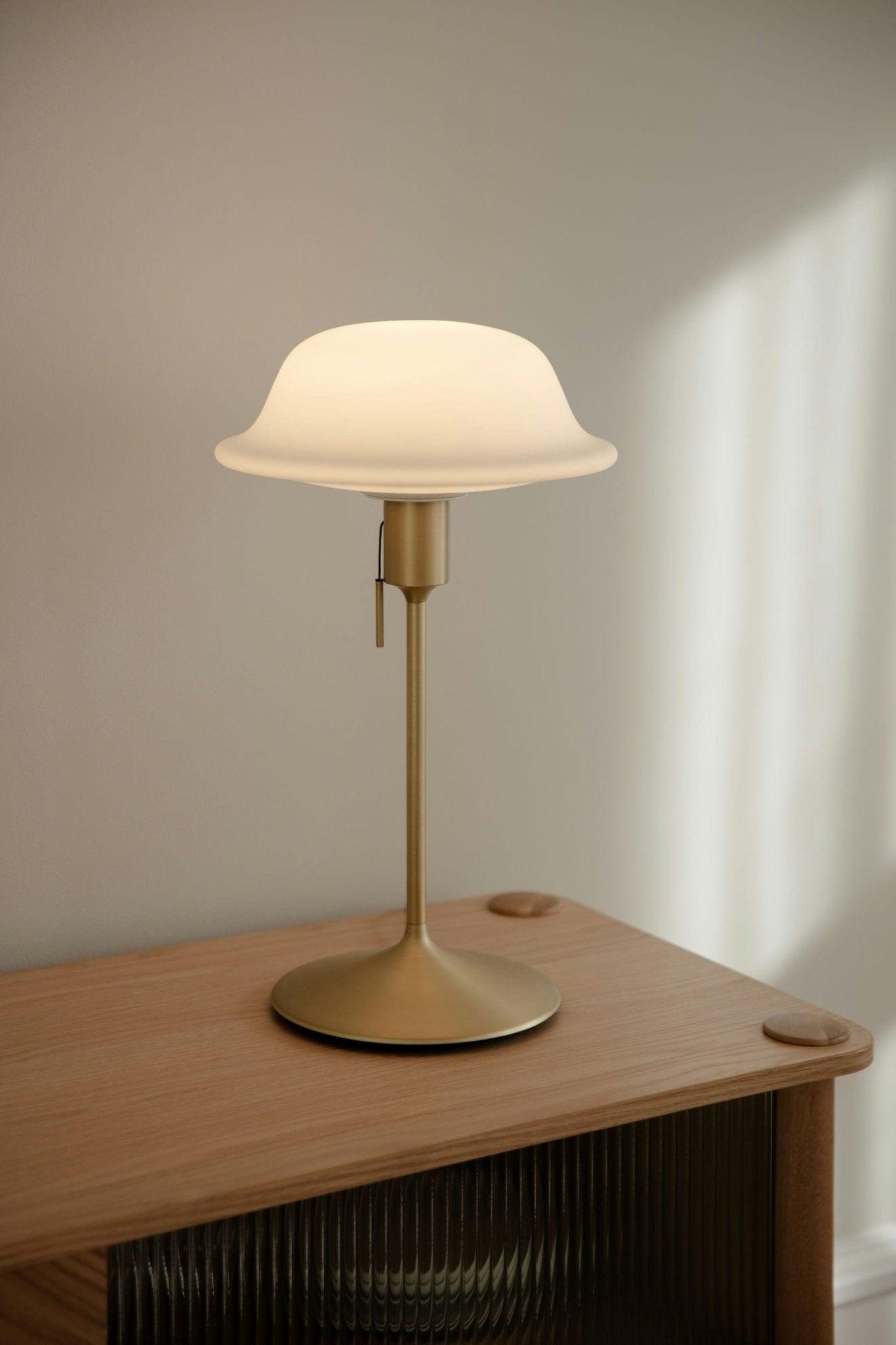 Klosz BUTLER mleczny UMAGE Eye on Design