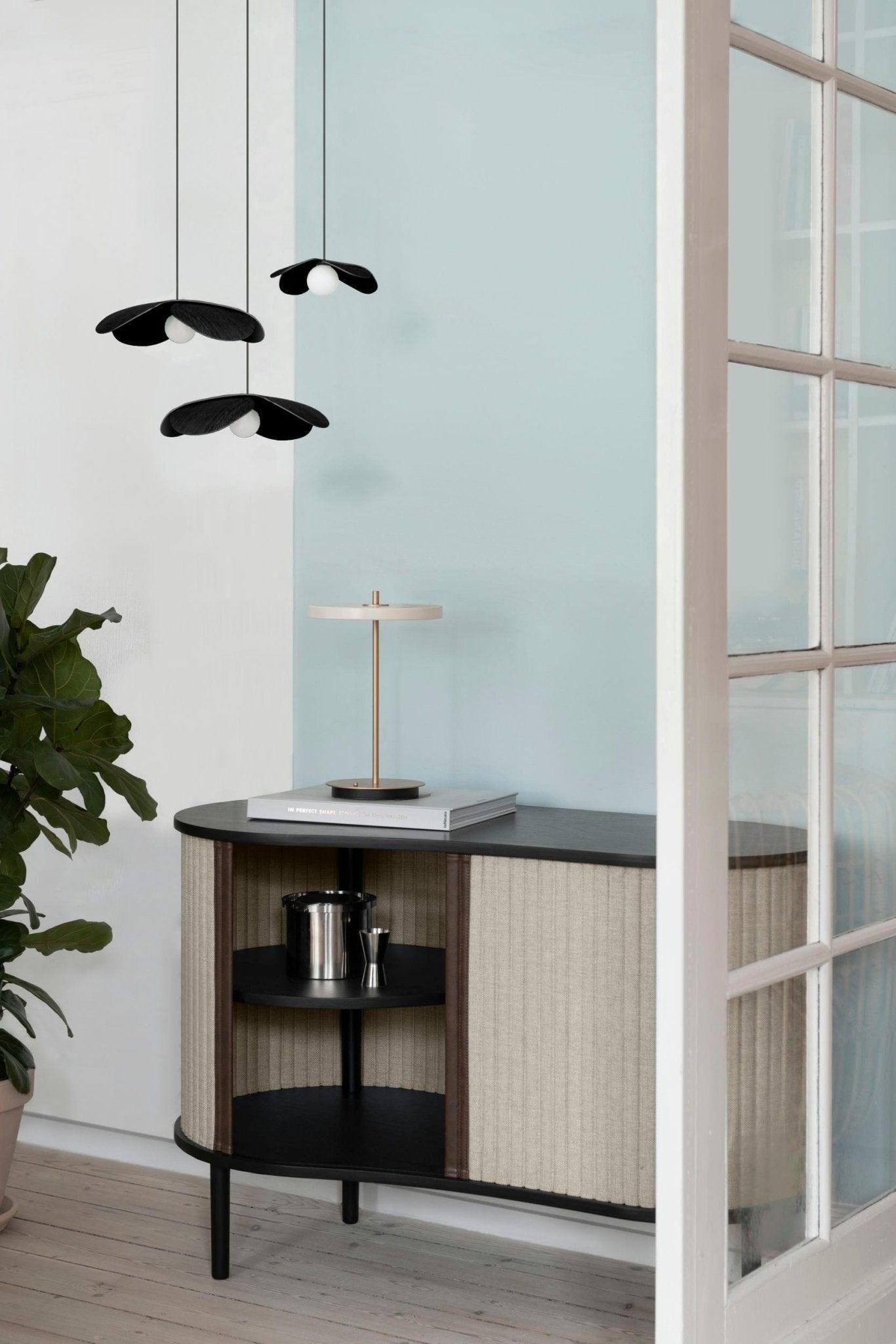 Komoda AUDACIOUS beżowy z czarnym dębem UMAGE Eye on Design