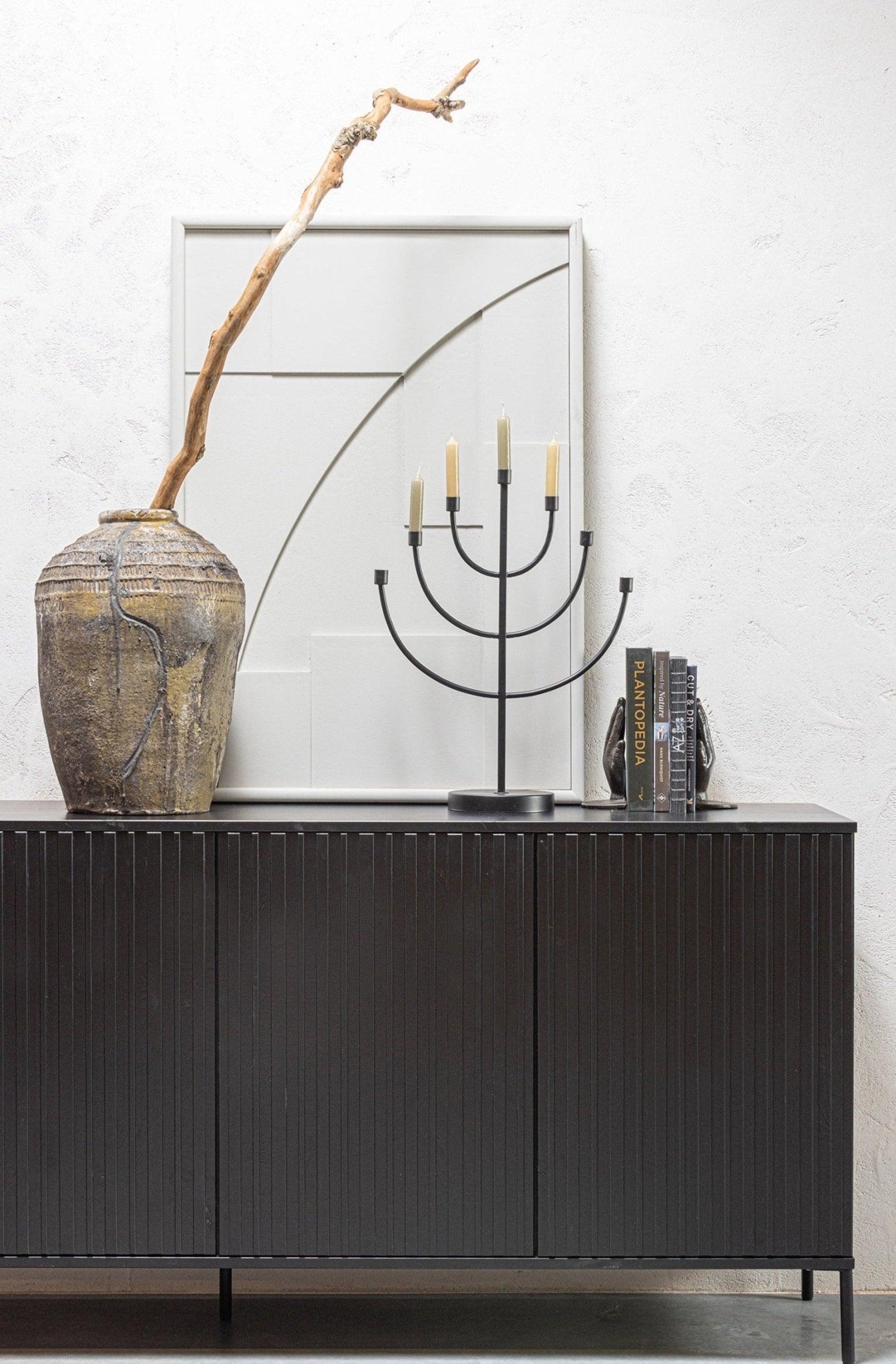 Komoda GRAVURE czarne drewno sosnowe Woood Exclusive Eye on Design