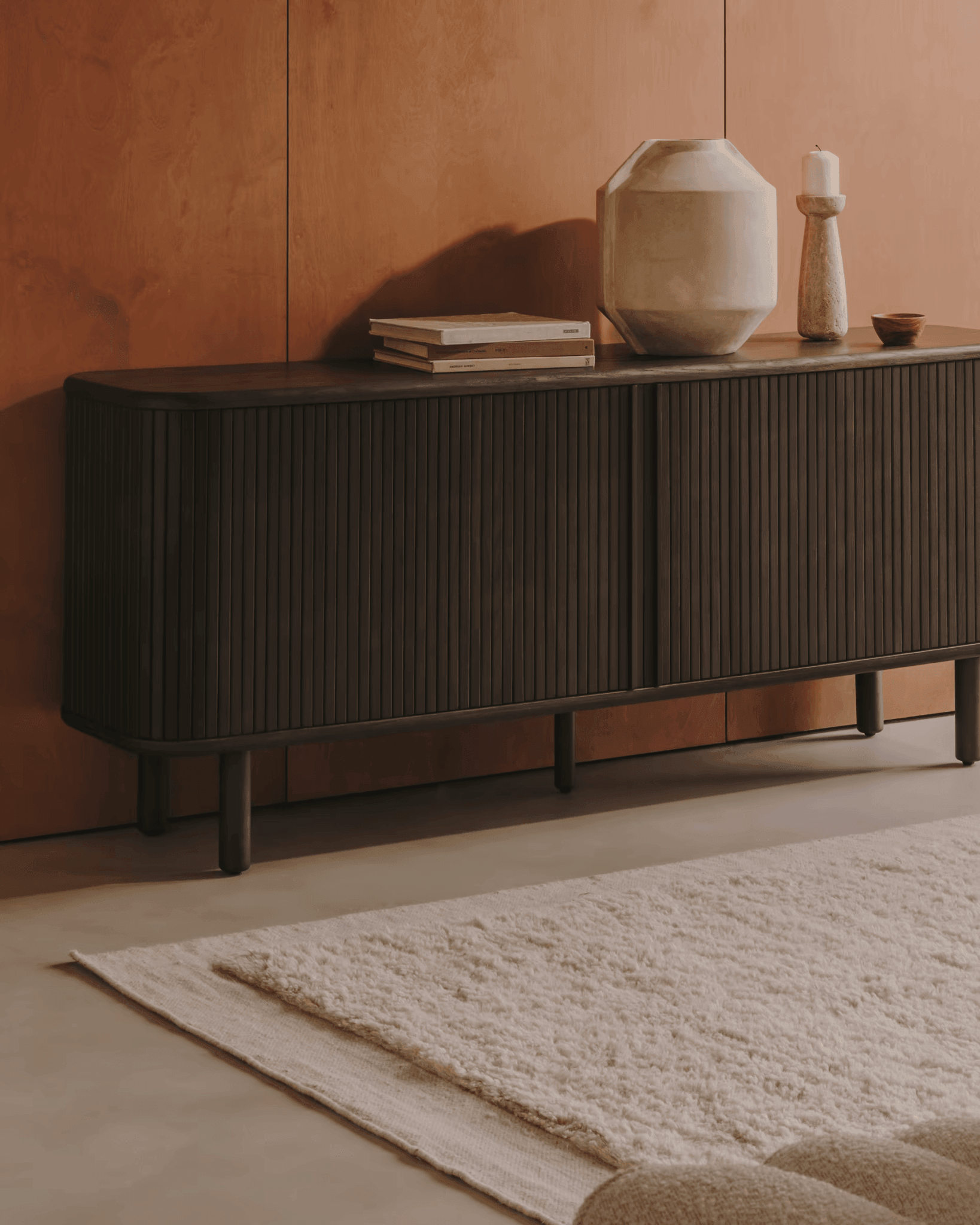 Komoda MAILEN ciemnobrązowa okleina jesionowa La Forma Eye on Design