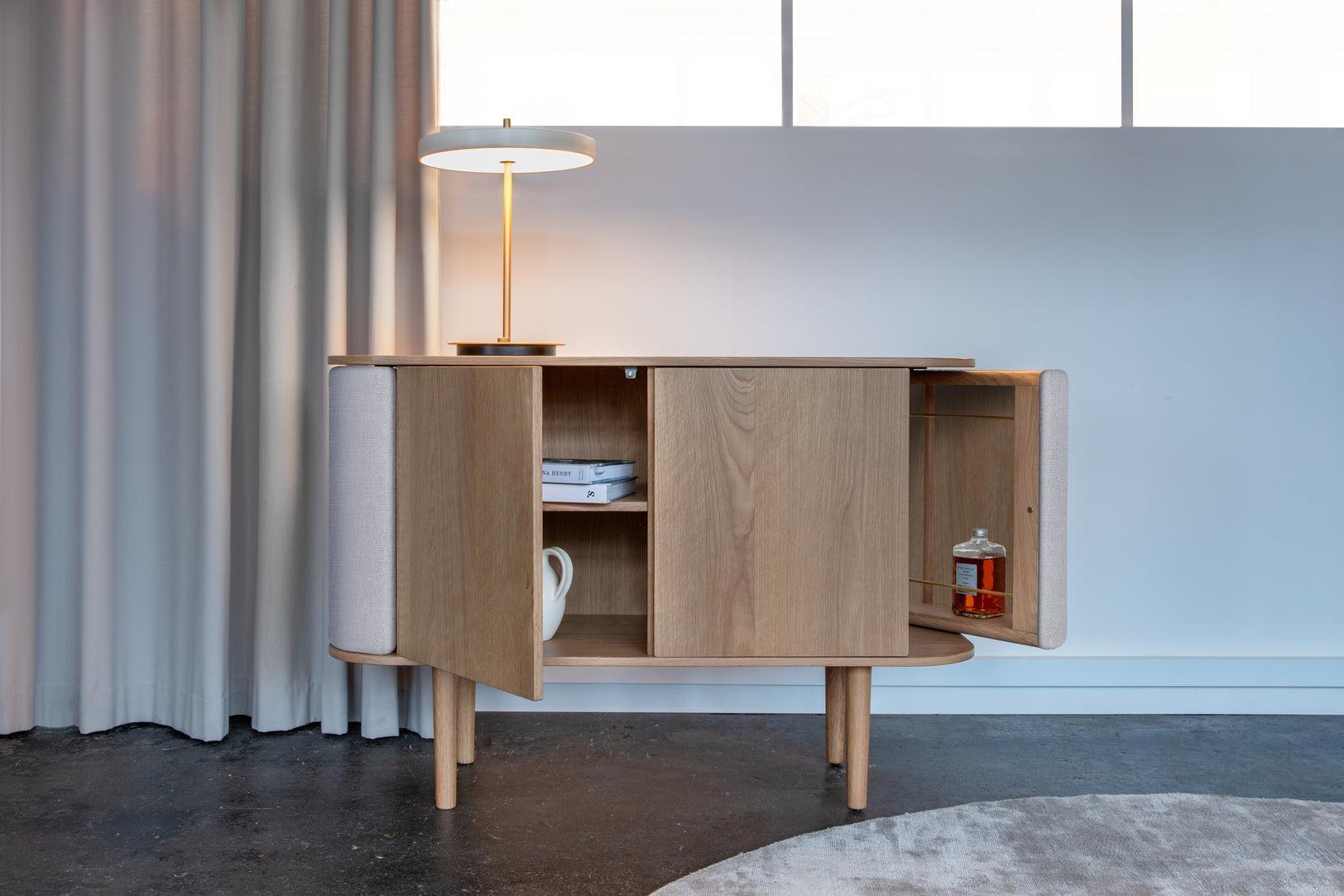 Komoda TREASURES baby blue z dębem UMAGE Eye on Design