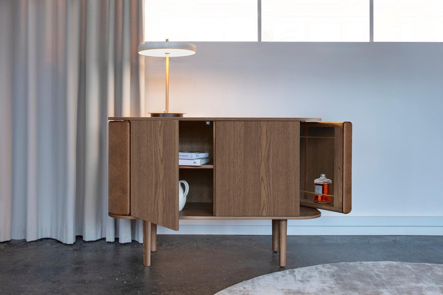 Komoda TREASURES orzechowy z ciemnym dębem UMAGE Eye on Design