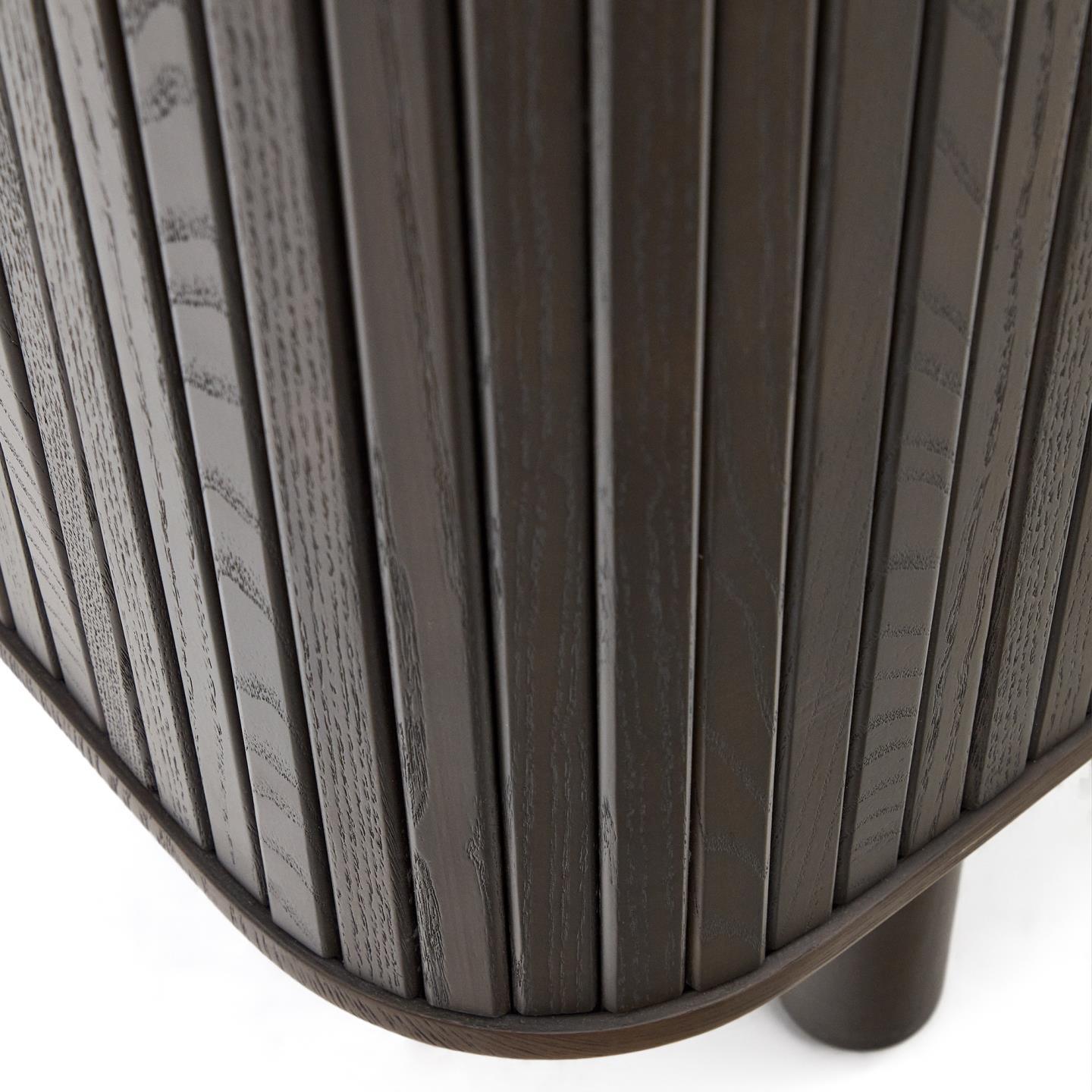 Komoda wysoka MAILEN ciemnobrązowa okleina jesionowa La Forma Eye on Design