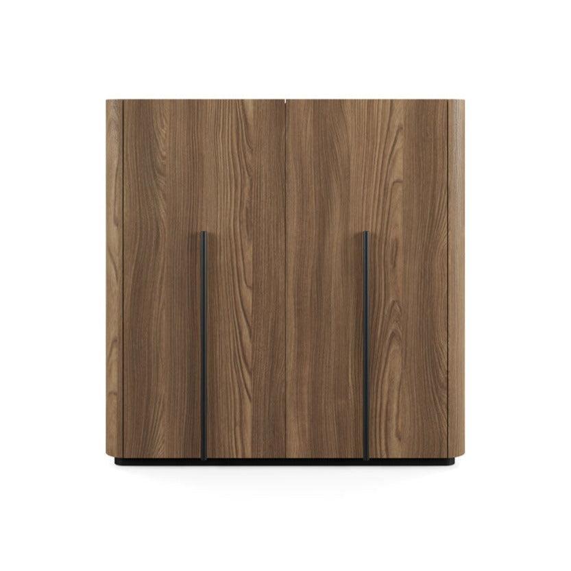 Komoda wysoka z cokołem CAILLOU jasnobrązowy Liu Jo Living Eye on Design