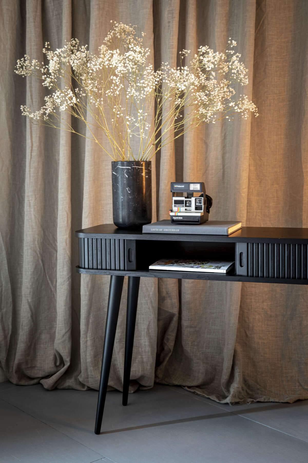 Konsola BARBIER czarny dąb Zuiver Eye on Design