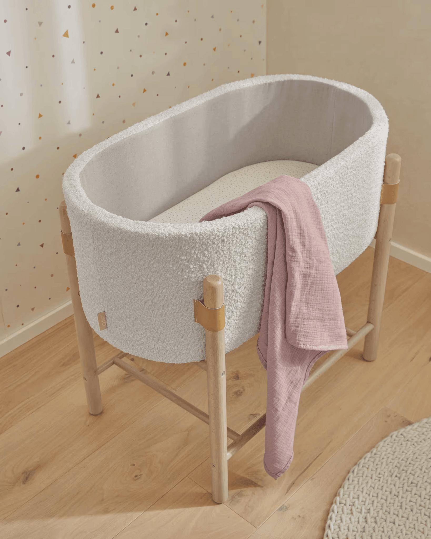 Kosz Mojżesza ADARA biały boucle La Forma Eye on Design