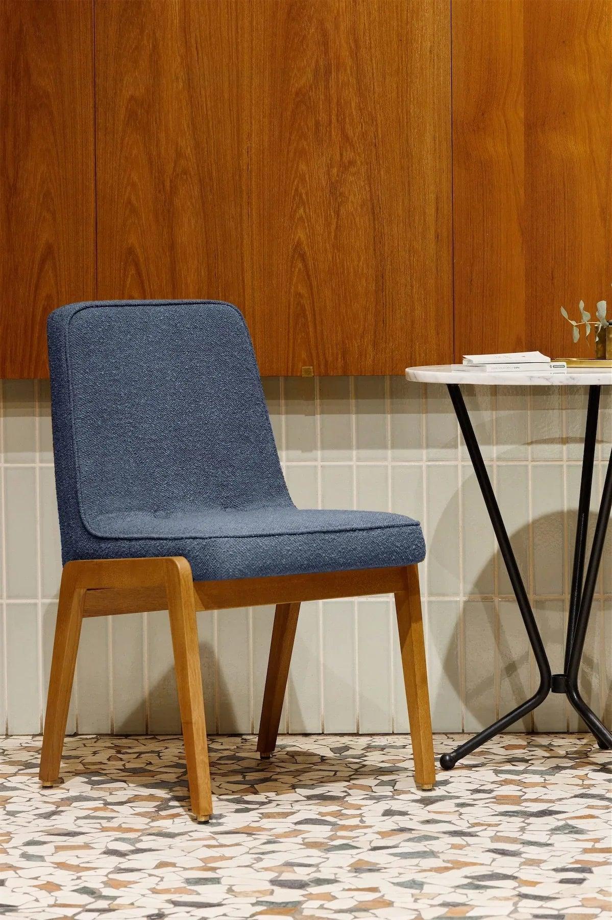 Krzesło 200-125 VAR beżowy w tkaninie Boucle Creme 366 concept Eye on Design