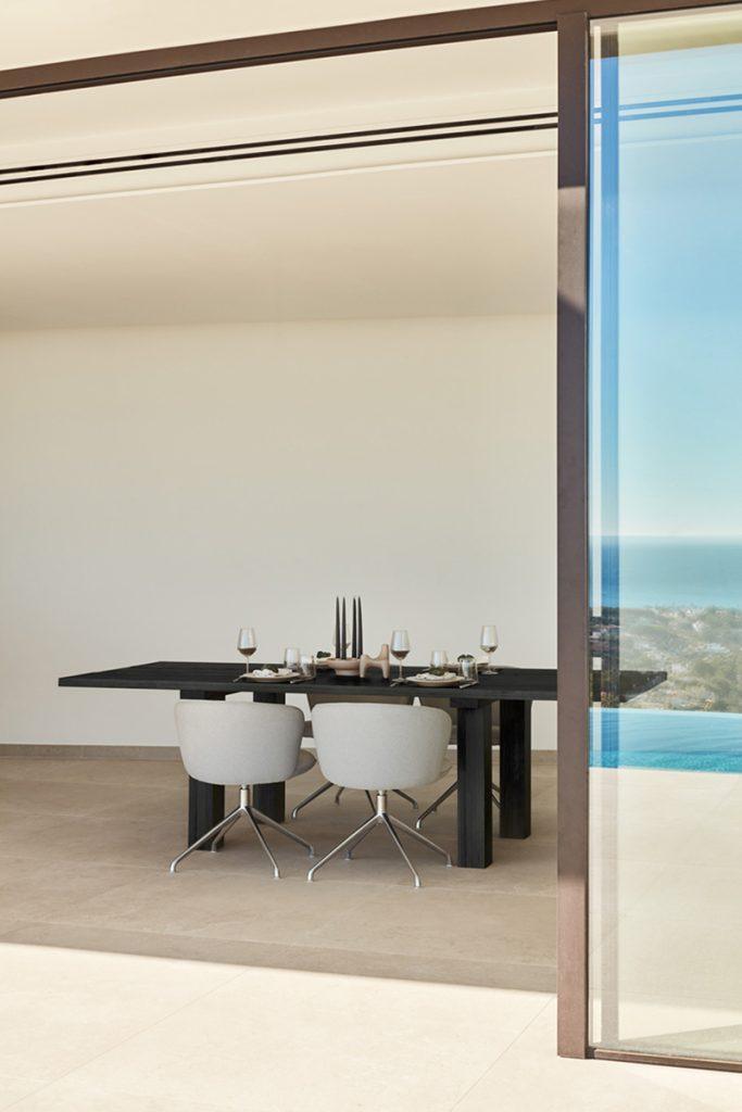 Krzesło ADD ekoskóra terracotta z chromowaną podstawą Teulat Eye on Design