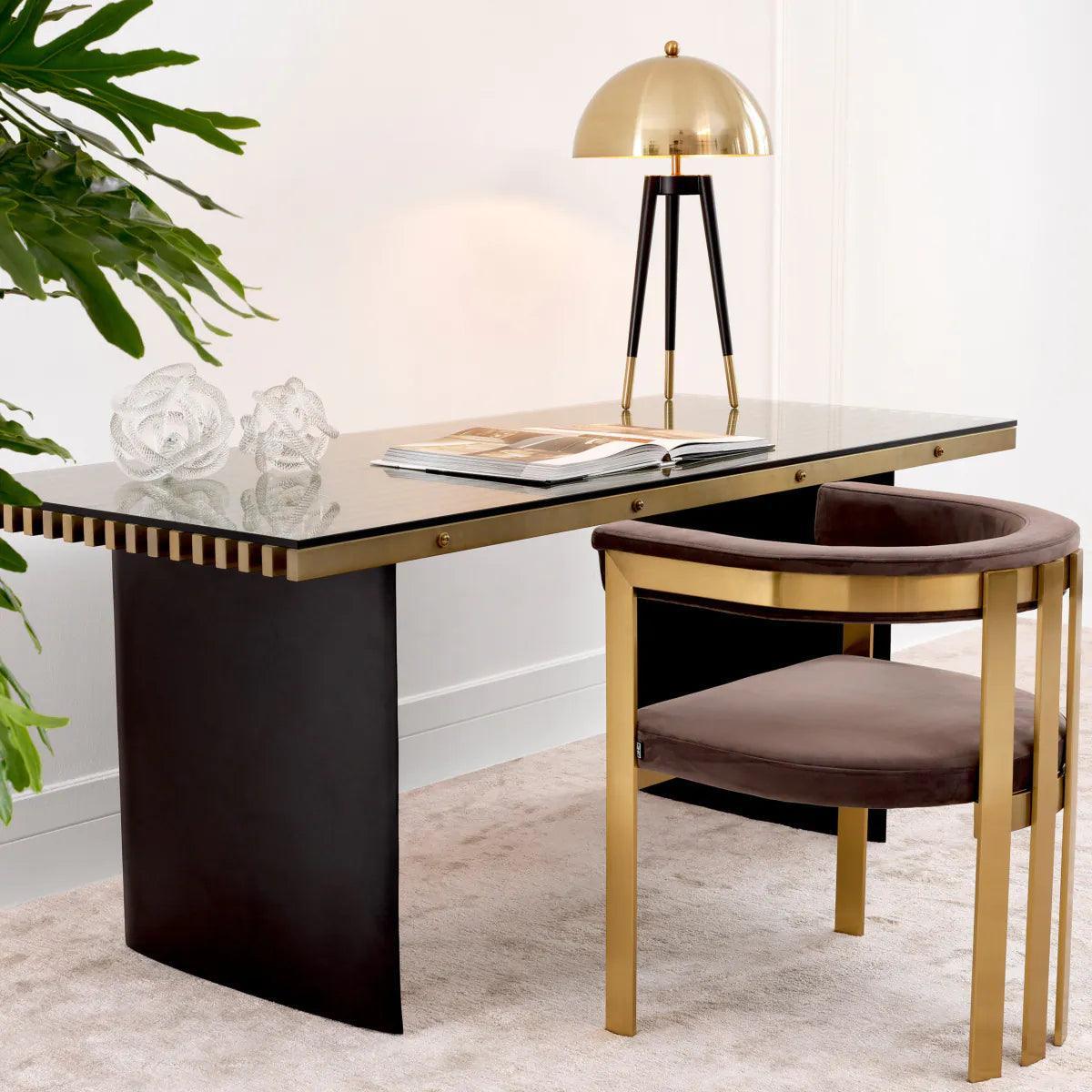 Krzesło aksamitne CLUBHOUSE szary z mosiężną podstawą Eichholtz Eye on Design