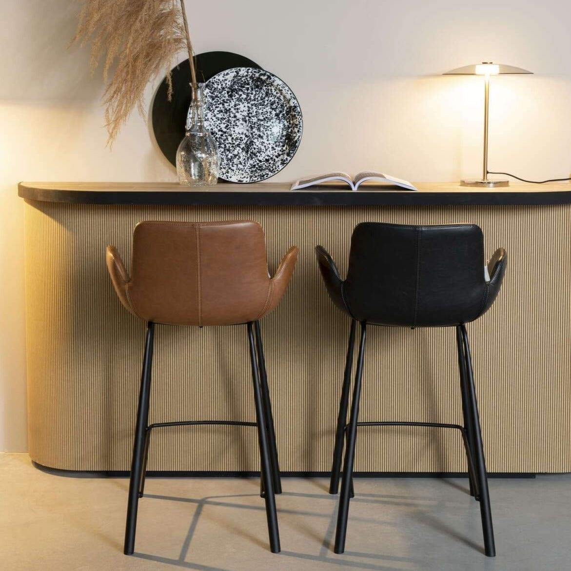 Krzesło barowe BRIT ekoskóra czarny Zuiver Eye on Design