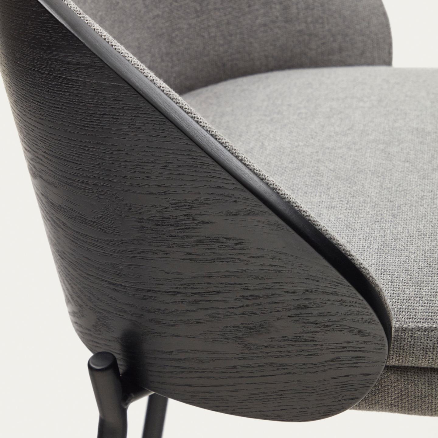 Krzesło barowe EAMY jasnoszary z czarnym wykończeniem La Forma Eye on Design